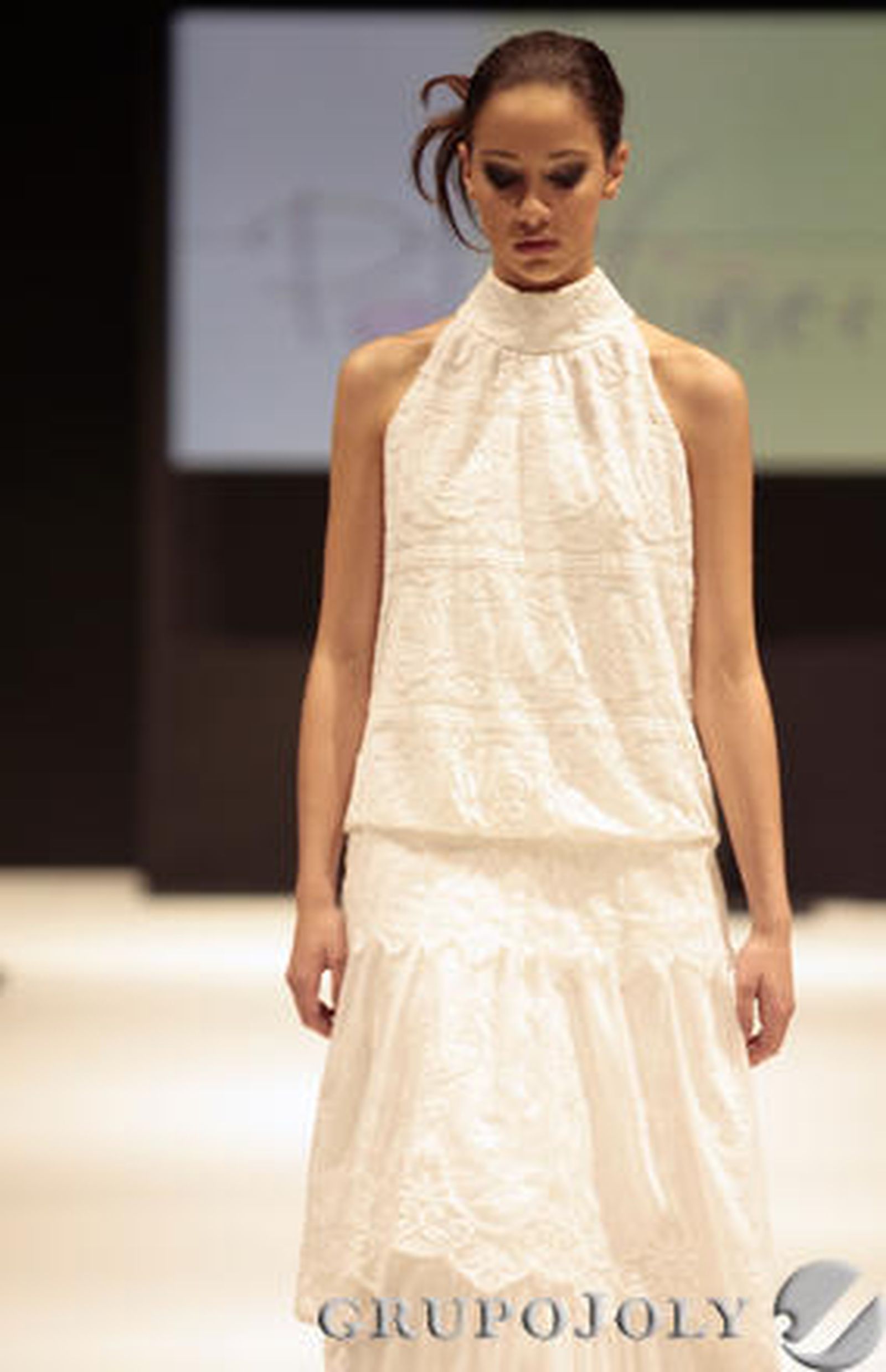 Desfile de Pol Núñez en 'Sevilla de Boda'.

Foto:Juan Carlos Muñoz