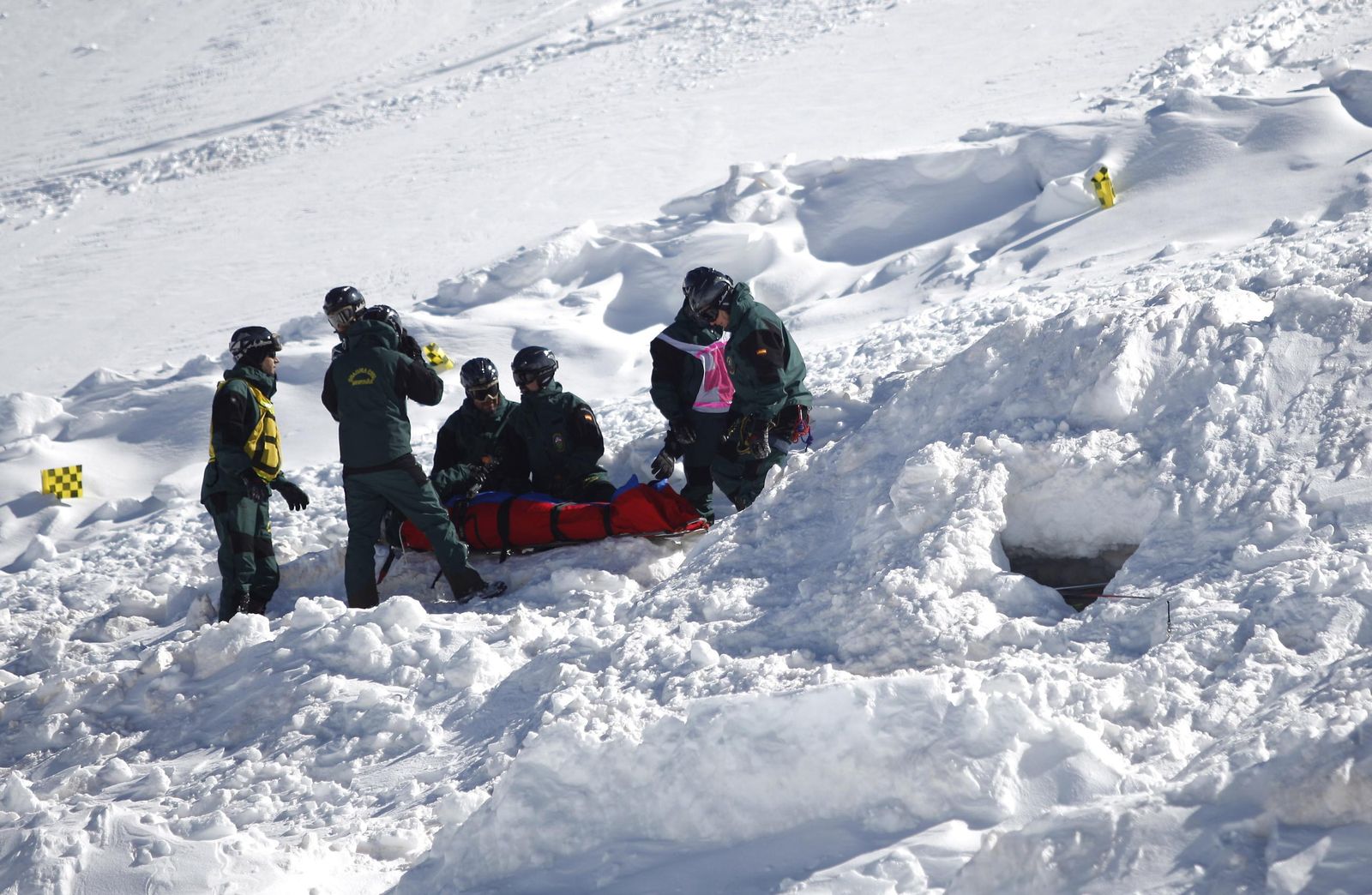 Imagen de archivo de un rescate de la Guardia Civil en Sierra Nevada