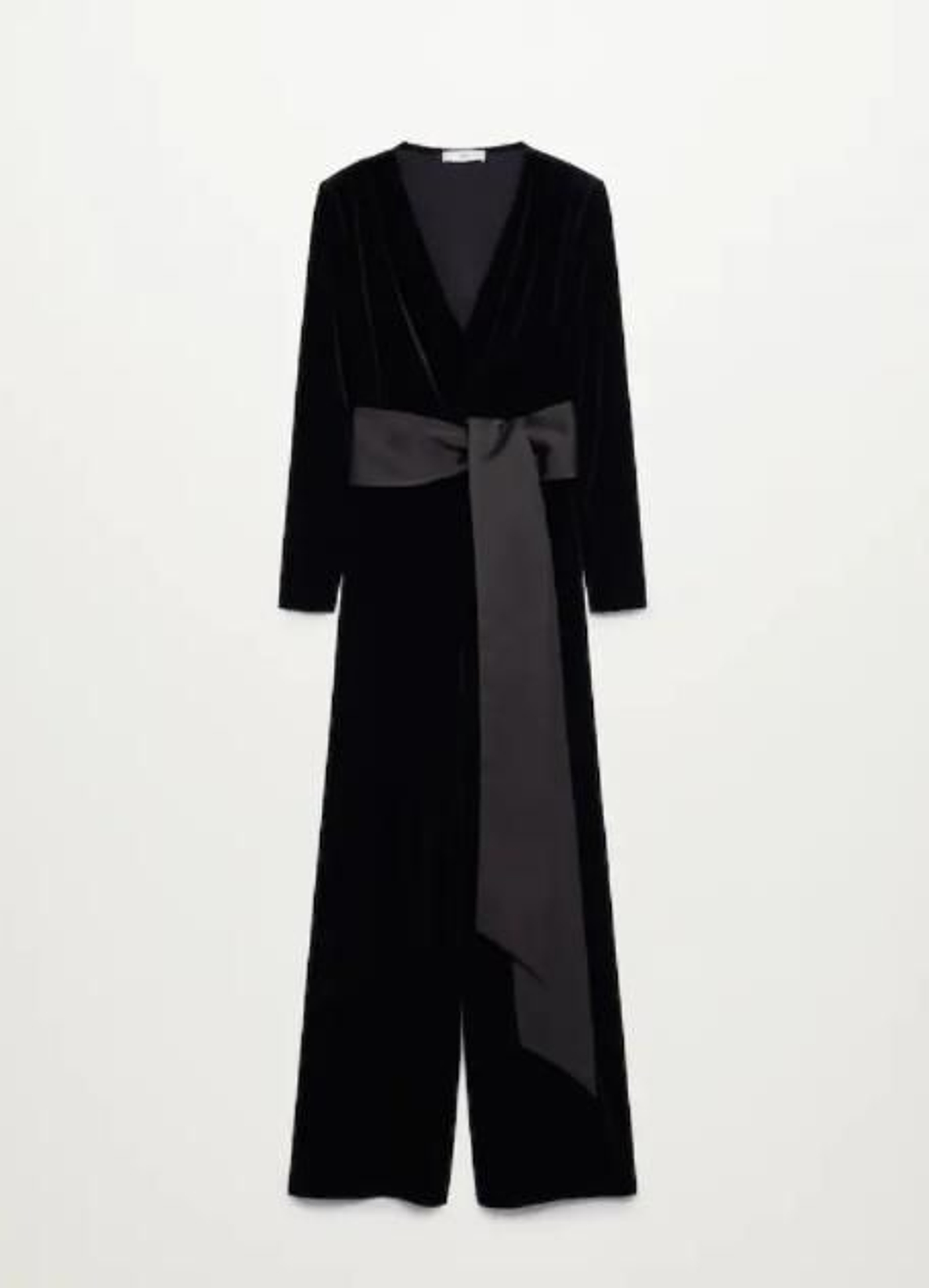 Mono negro de terciopelo de Mango Outlet.