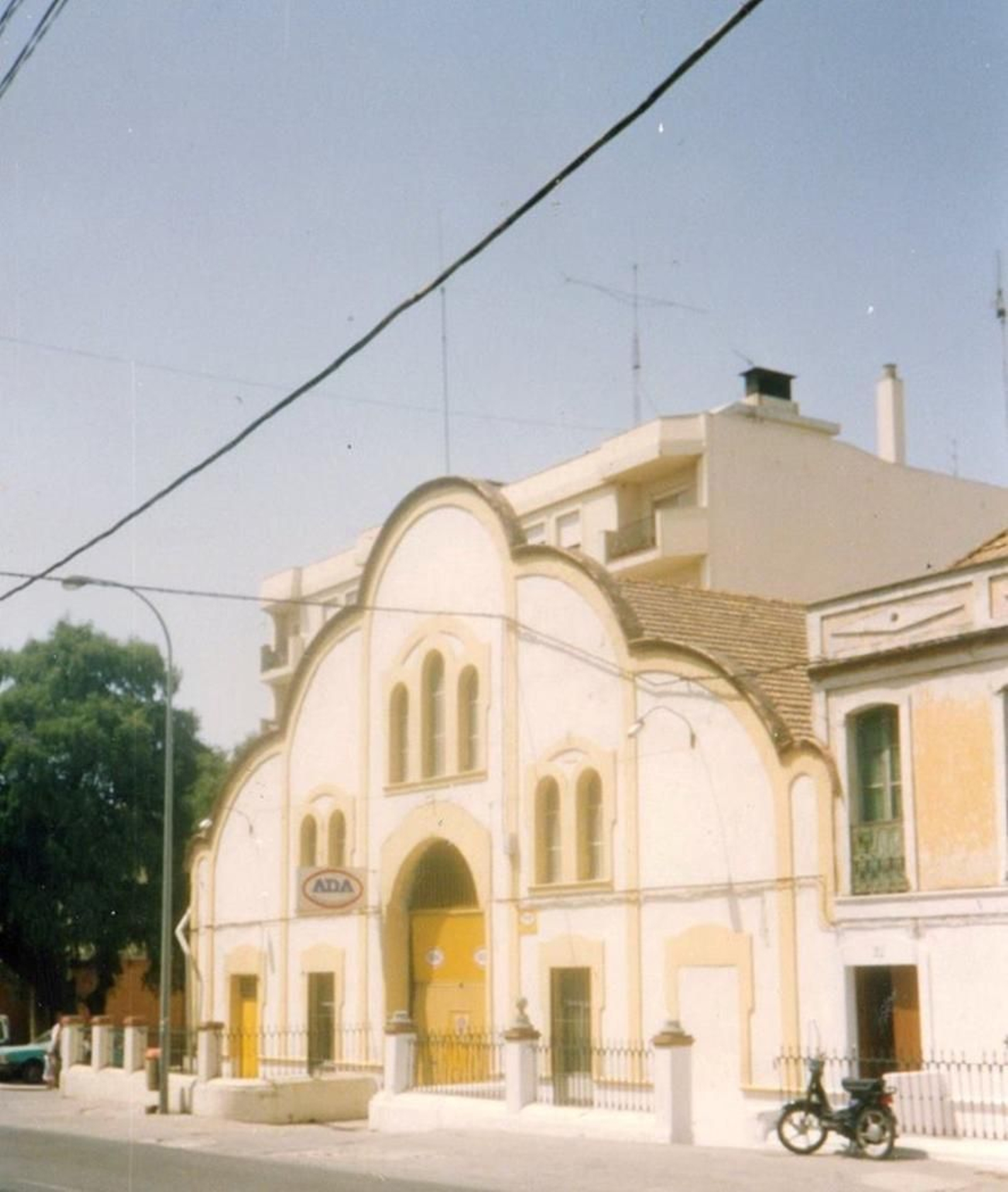 Garaje Hispano, en el Secano.