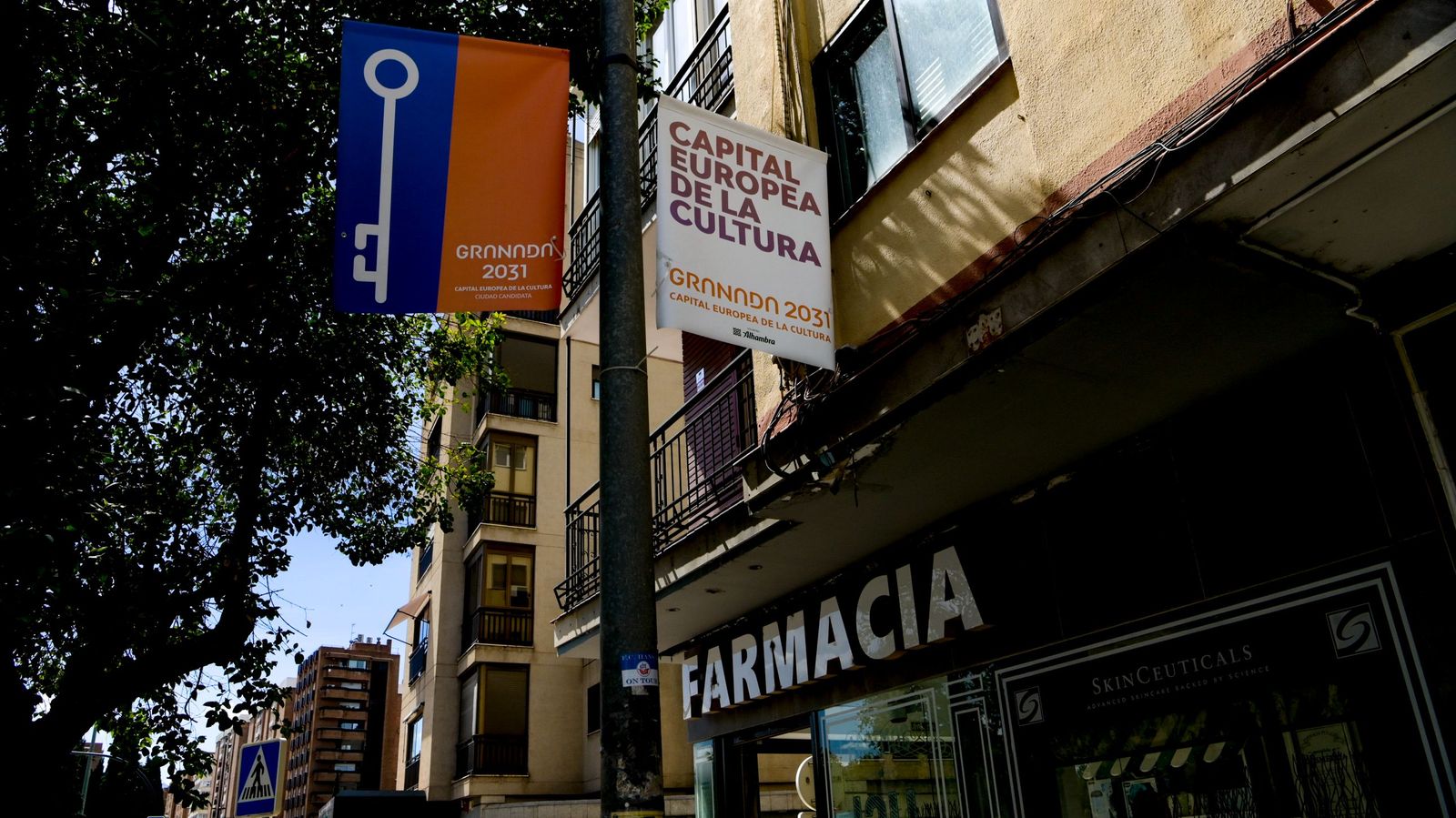 Banderolas inundan la ciudad desde hace meses.