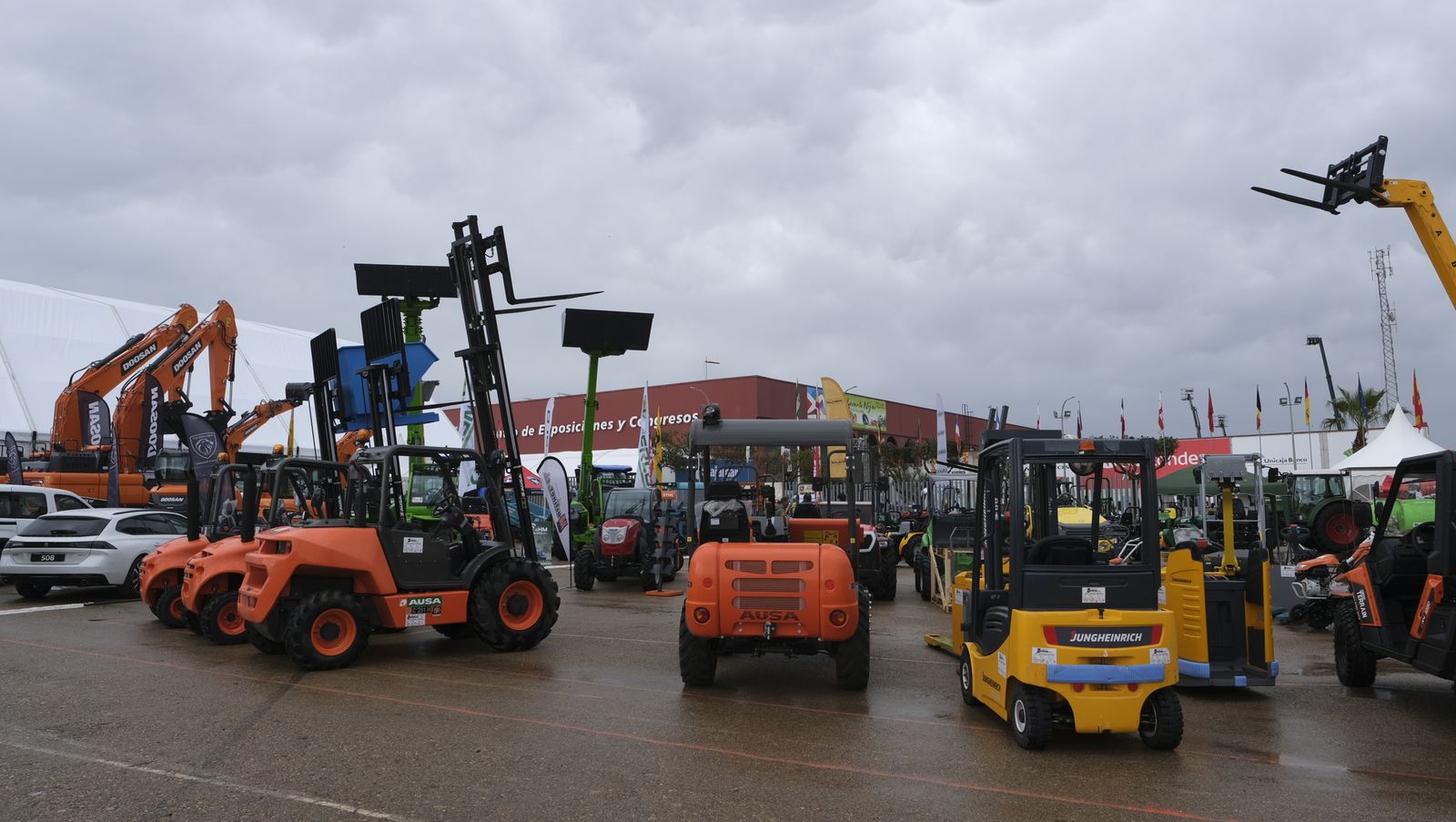 Imágenes del primer día de Expolevante Níjar.