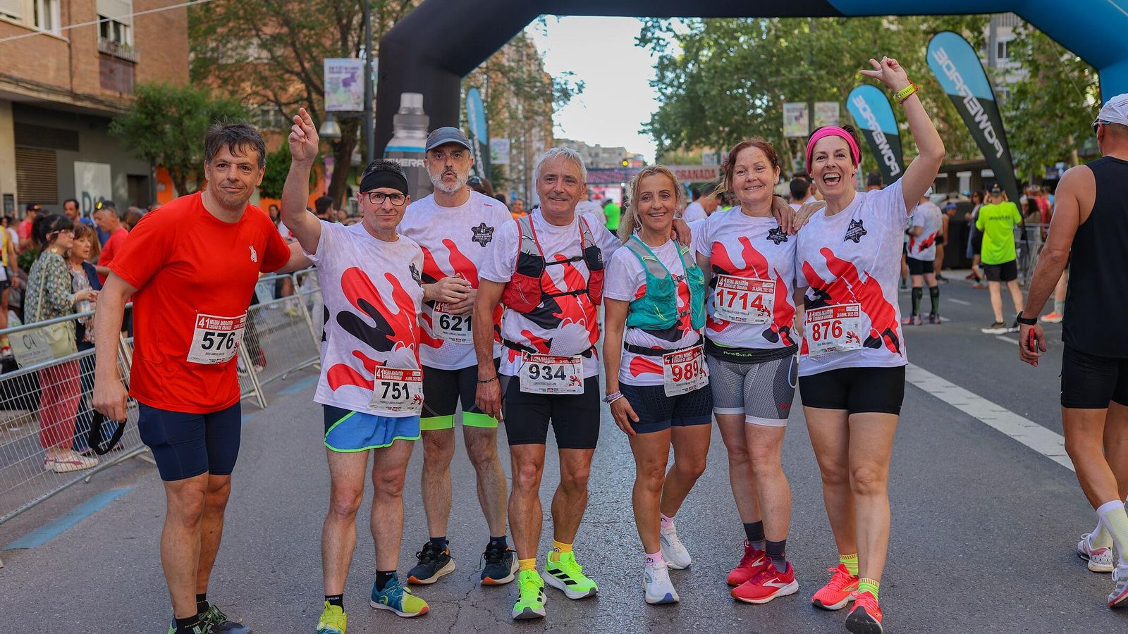 Un grupo de atletas, antes de la salida