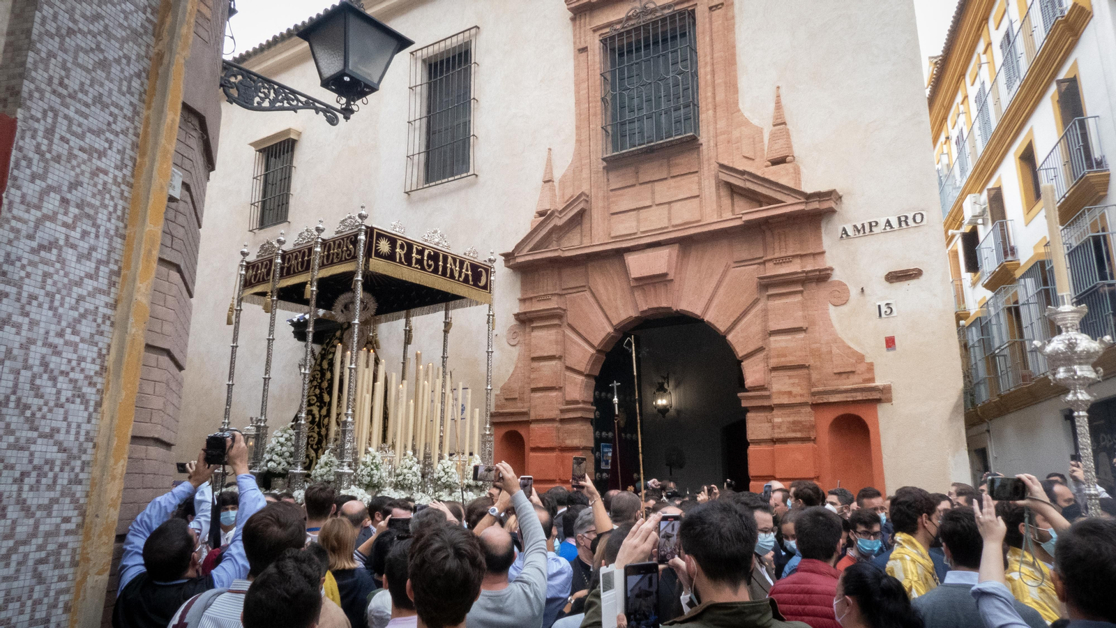 La Virgen del Rosario de Montesión en su rosario de la aurora, en imágenes