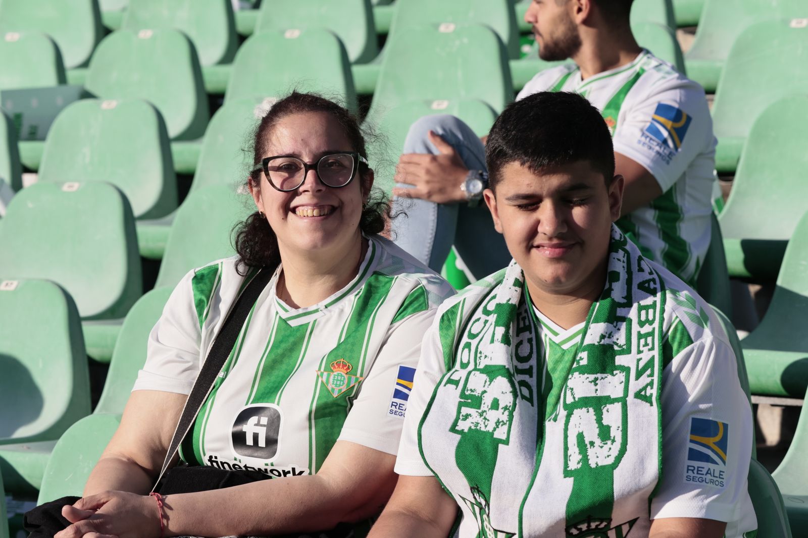 Buscáte en las gradas del Villamarín