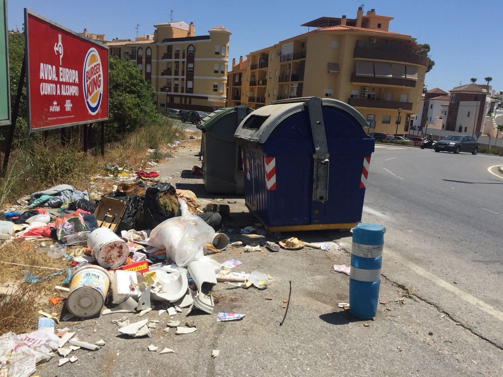 El Ayuntamiento asegura que se va a reforzar el servicio de limpieza.