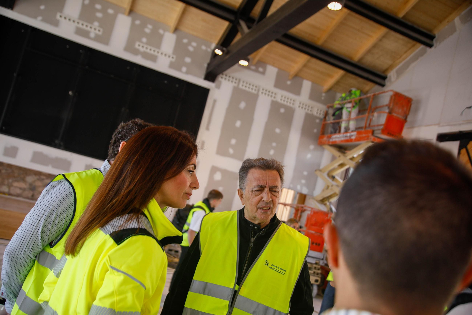 Las imágenes de la visita a la obras del Puerto de Almería