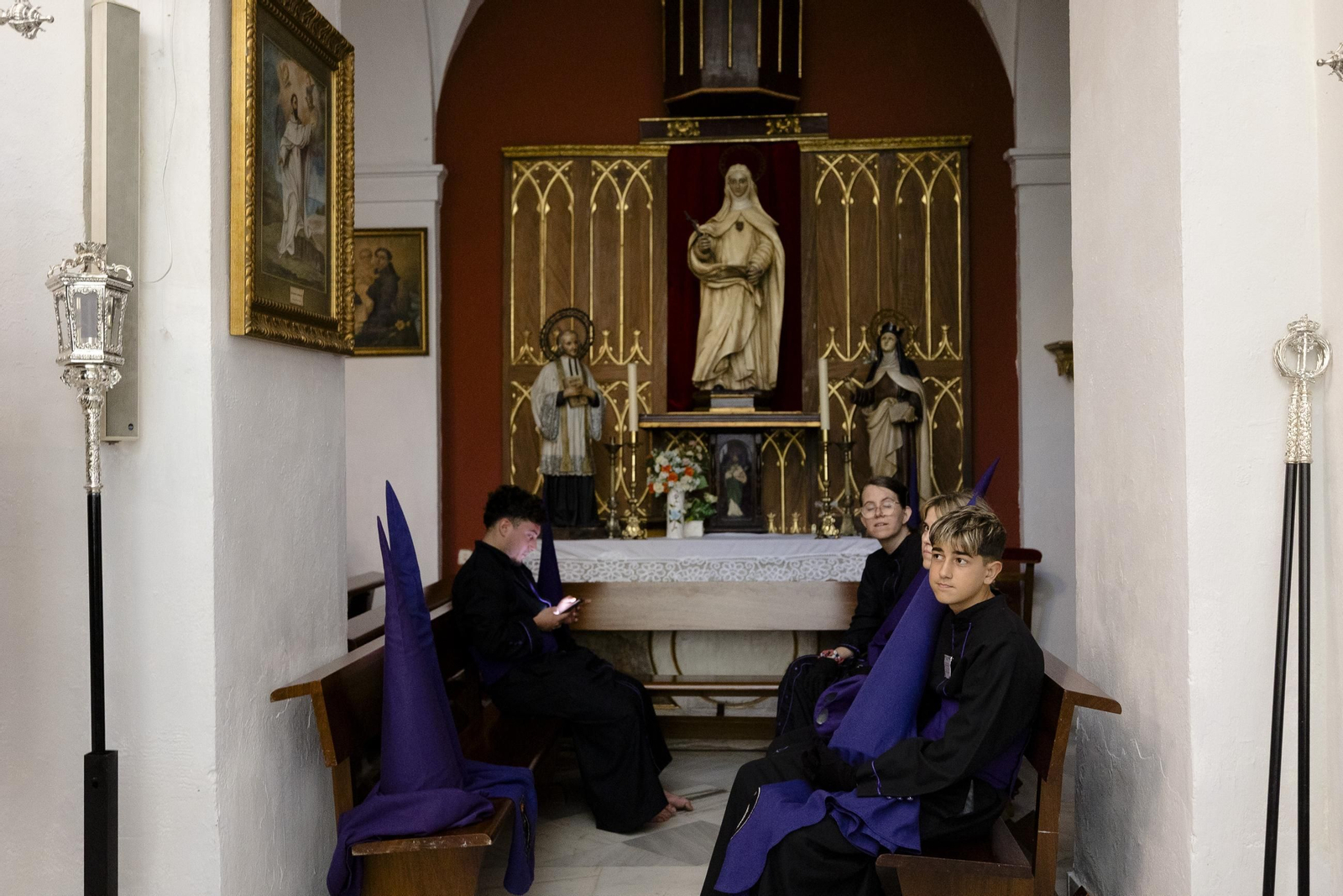 Imágenes de la salida de Siete Palabras en la Semana Santa de Cádiz 2025