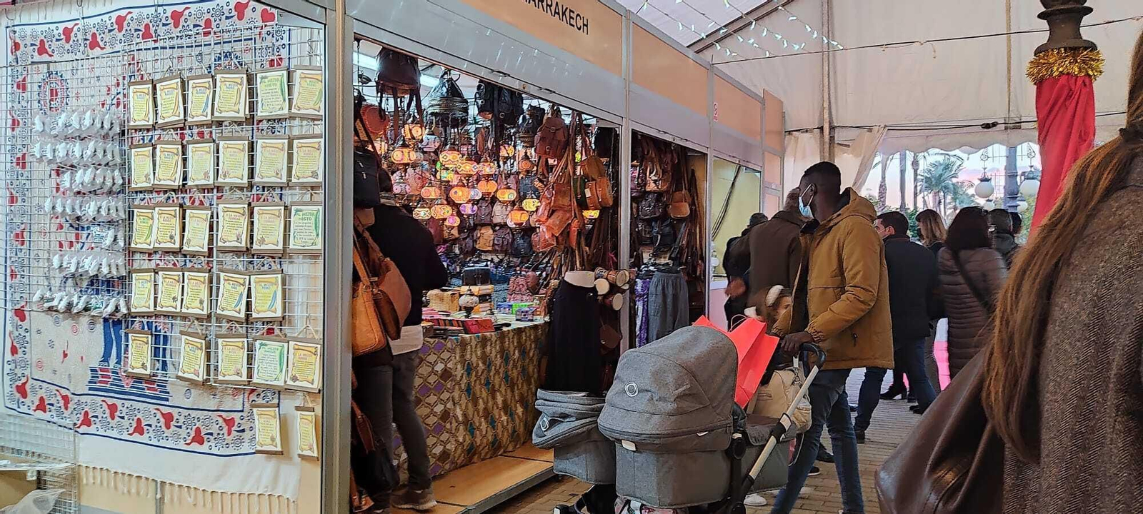 La inauguración de la carpa navideña de la Victoria en Córdoba, en fotografías