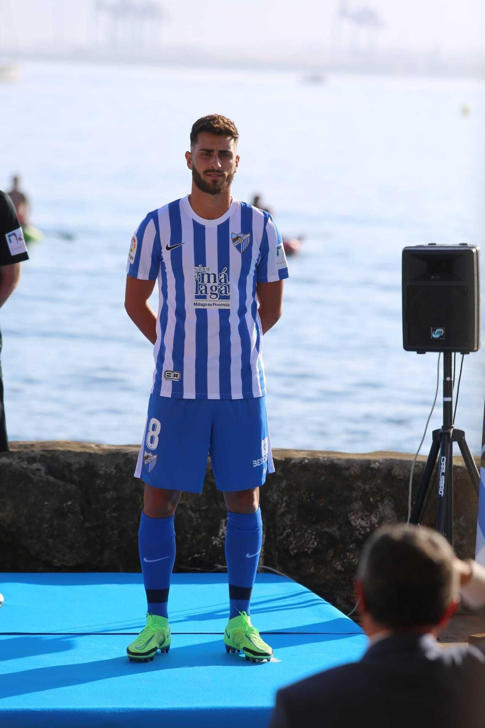 Galería de fotos de las camisetas del Málaga CF 2021/22