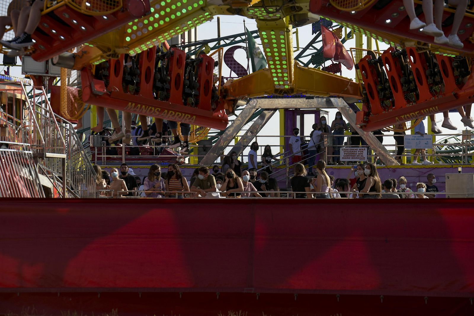 Atracciones de feria, columpios, niños y vida en el Corpus 2021