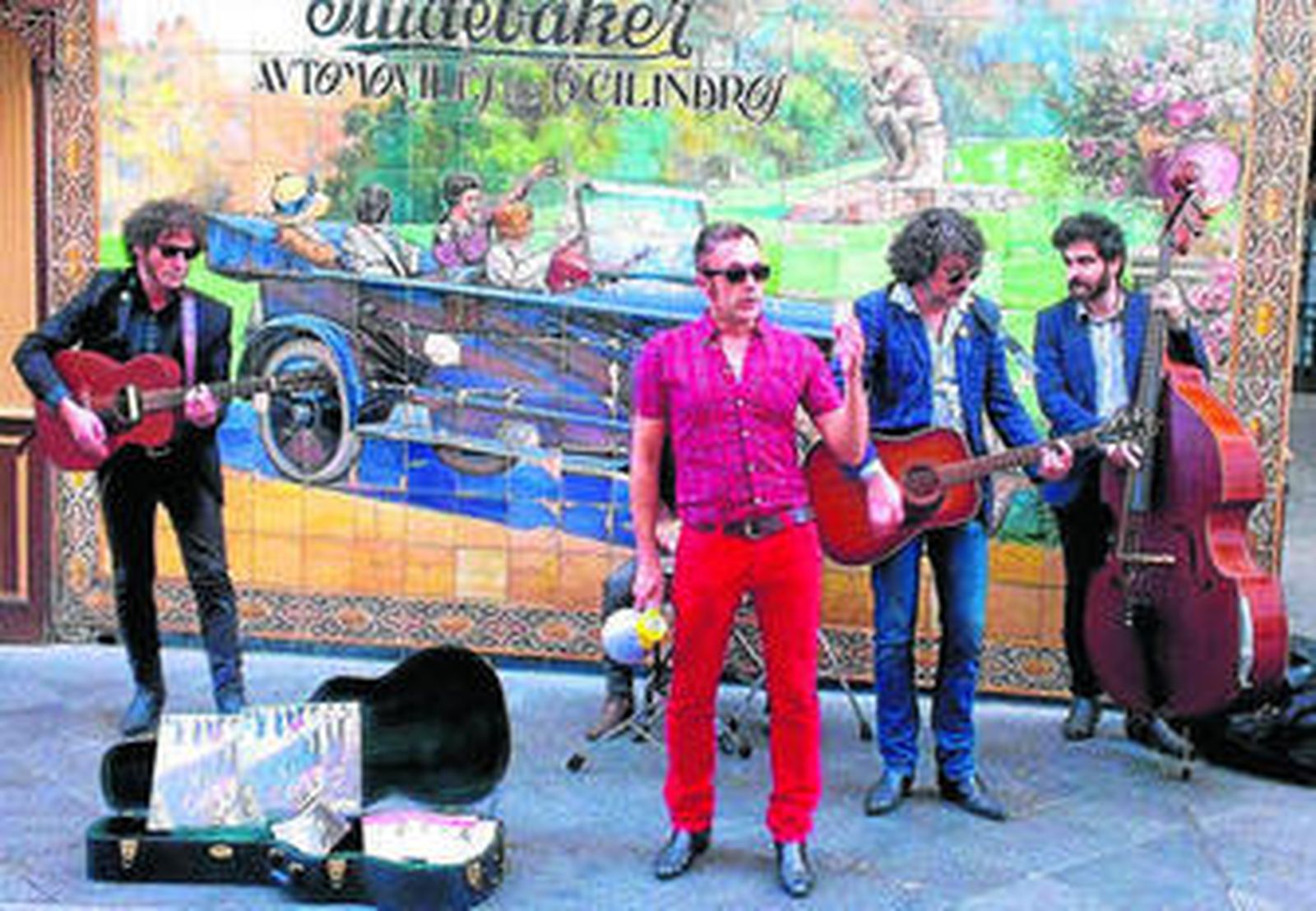 Concierto callejero de Los Sentíos el pasado noviembre en la calle Tetuán de Sevilla.
