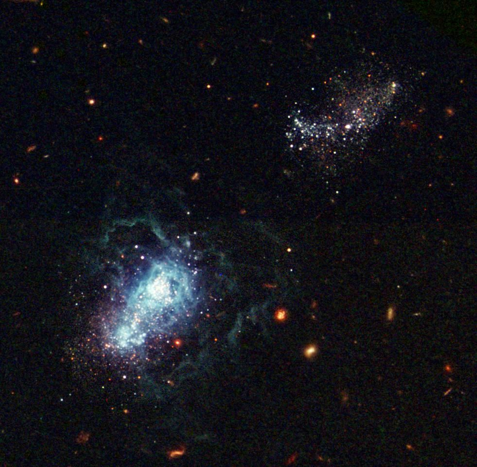 La galaxia IZw18 captada por el Hubble.