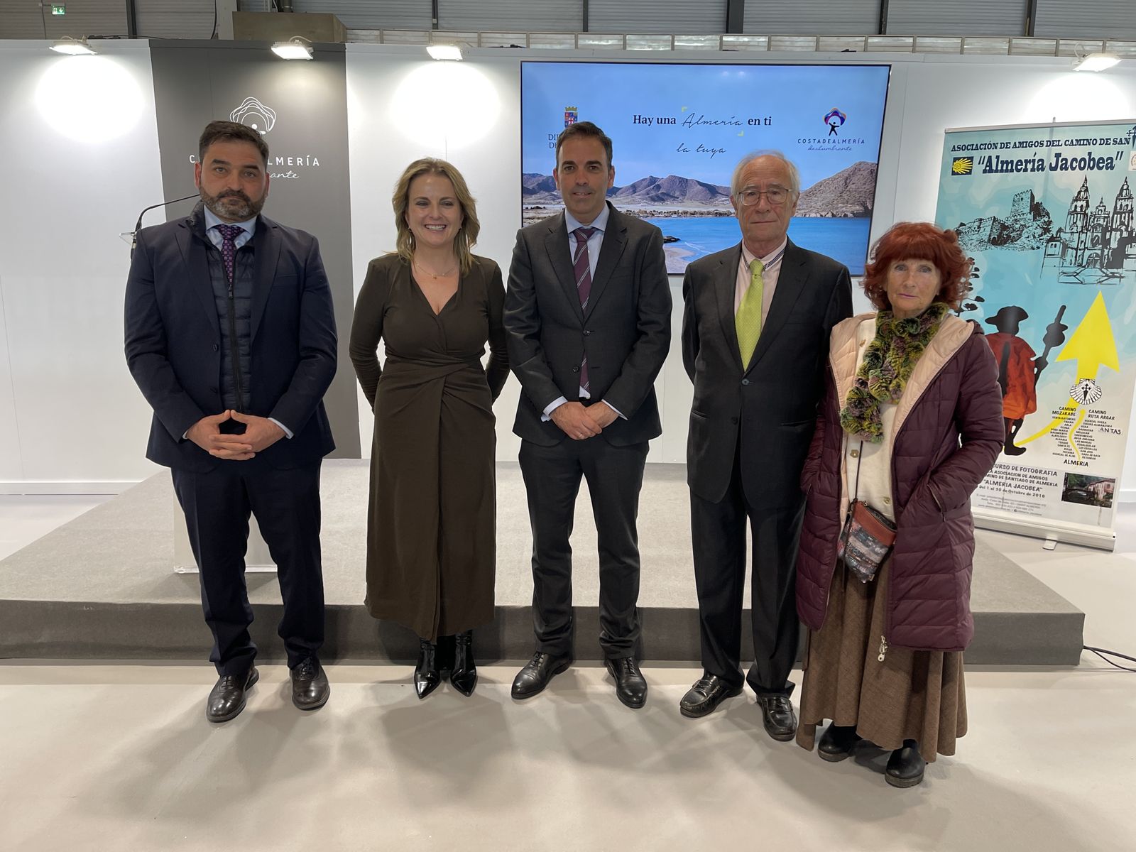 El alcalde de Antas, Pedro Ridao, junto al resto de participantes en la presentación de Fitur.