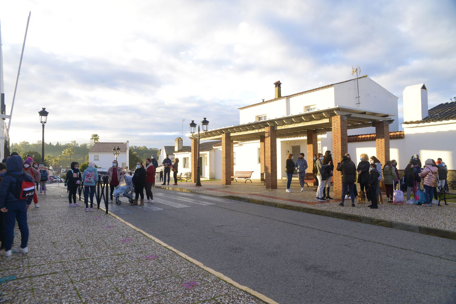 Primer día de colegio y  de alerta de grado 4 en Castellar