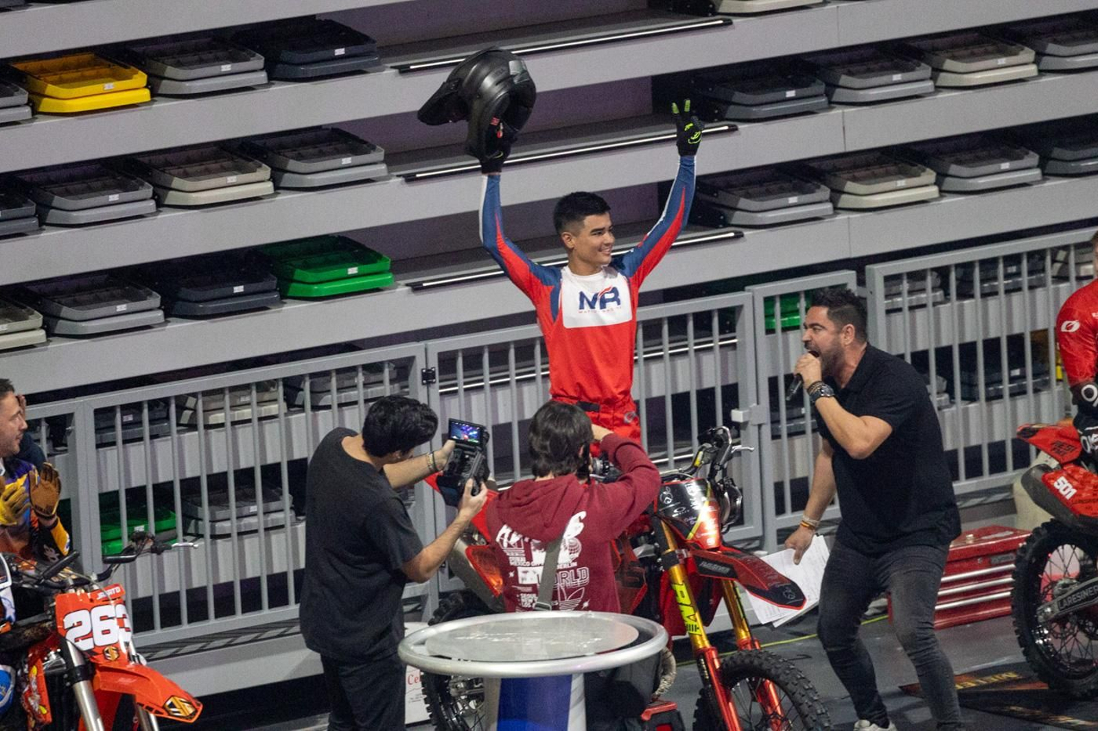 En imágenes: el Soloflow Freestyle enamora en Jaén con acrobacias y espectáculo en estado puro