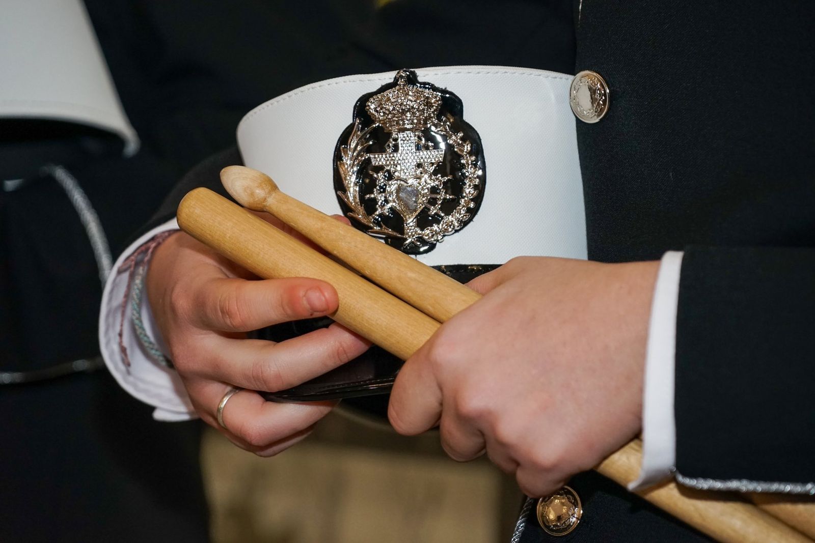 La AM de Las Angustias de Vícar viste de gala su música con un nuevo uniforme