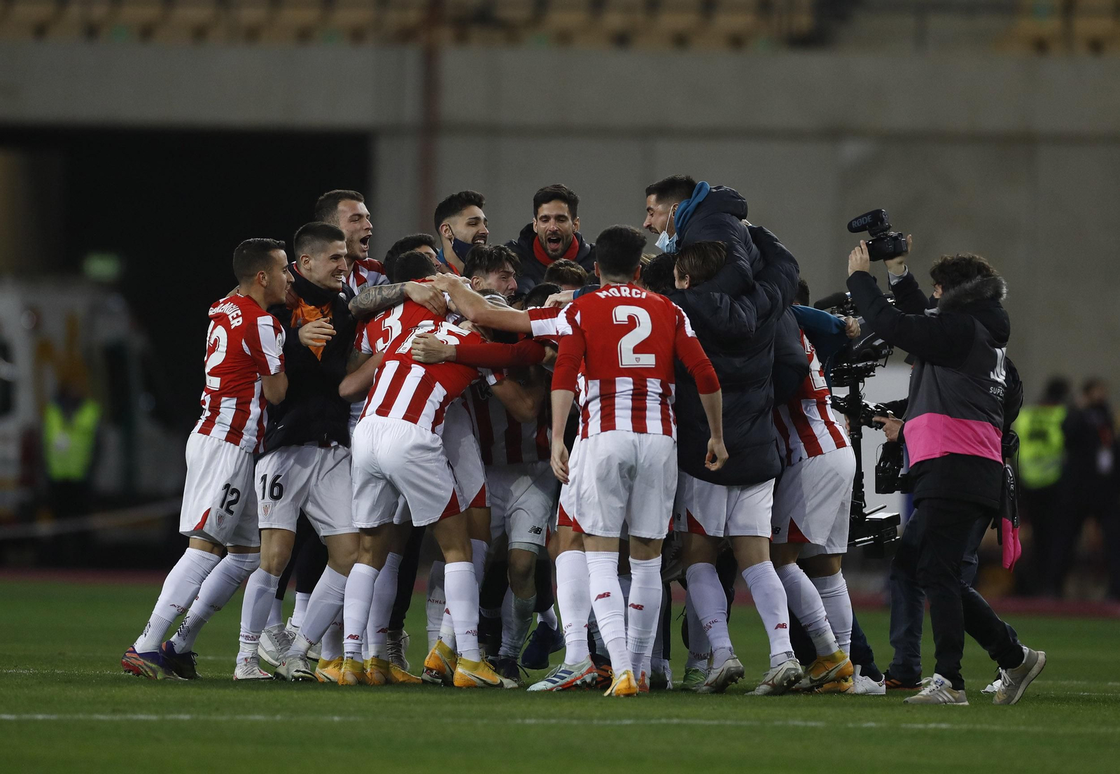 Las imágenes de la final de la Supercopa en Sevilla