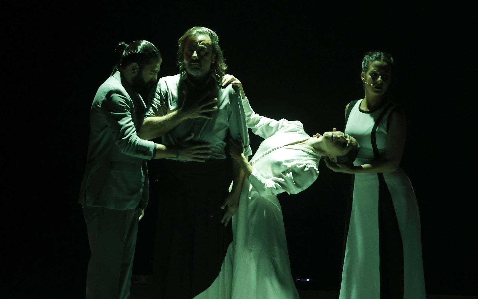 Las imágenes del espectáculo de Ana Morales en la Bienal