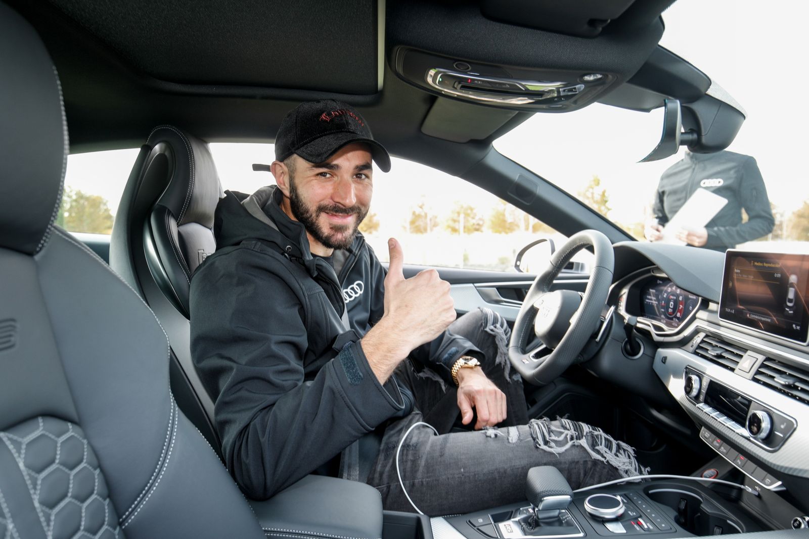 Los nuevos coches de la plantilla del Real Madrid, foto a foto