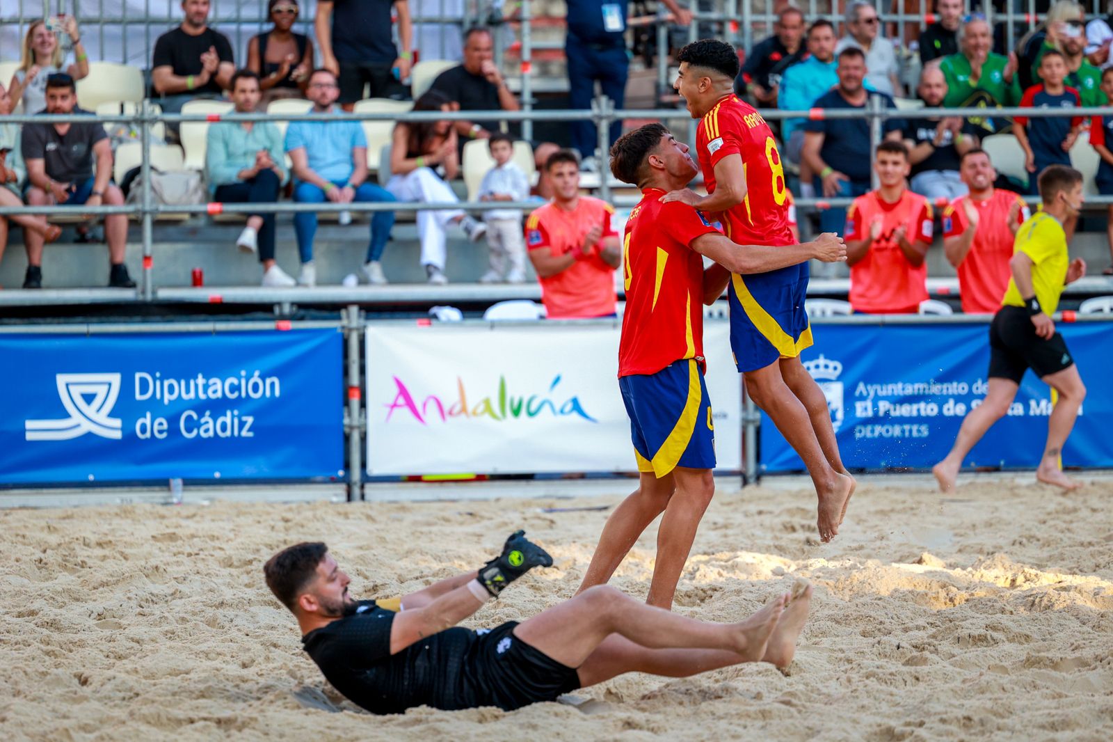 Las imágenes de la Euro Beach Soccer League en la Plaza de Toros de El Puerto