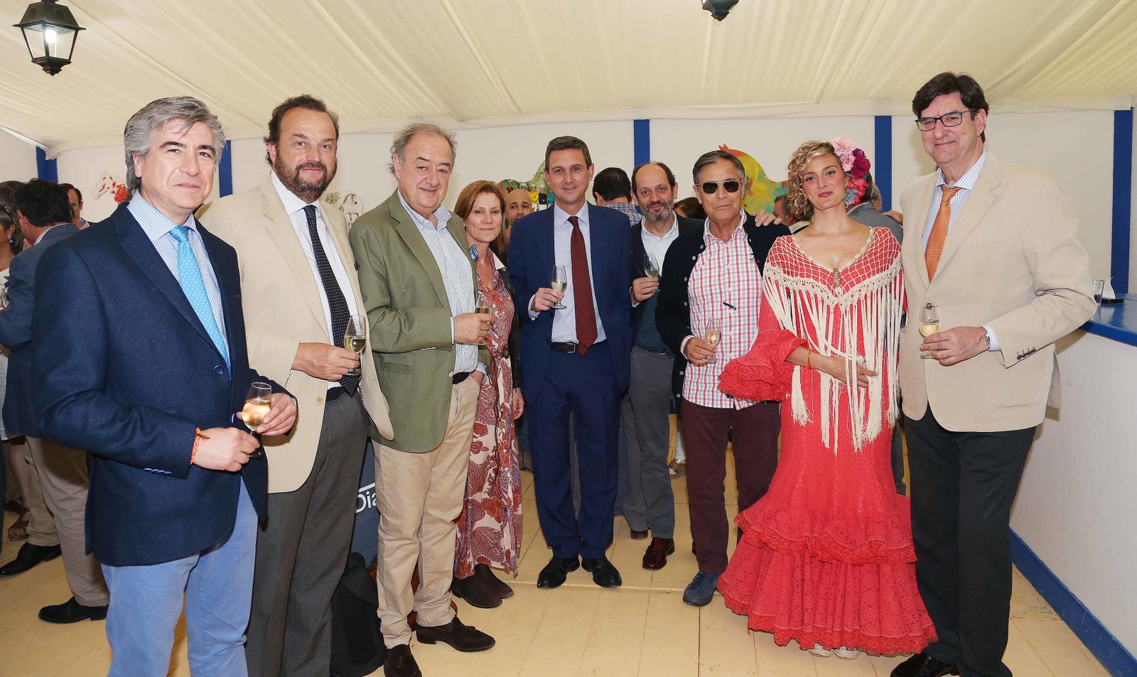 El director de la FEBE, Bosco Torremocha, y el gerente del periódico, Miguel Berraquero, junto a un grupo de periodistas y columnistas llegados de distintos puntos del país.
