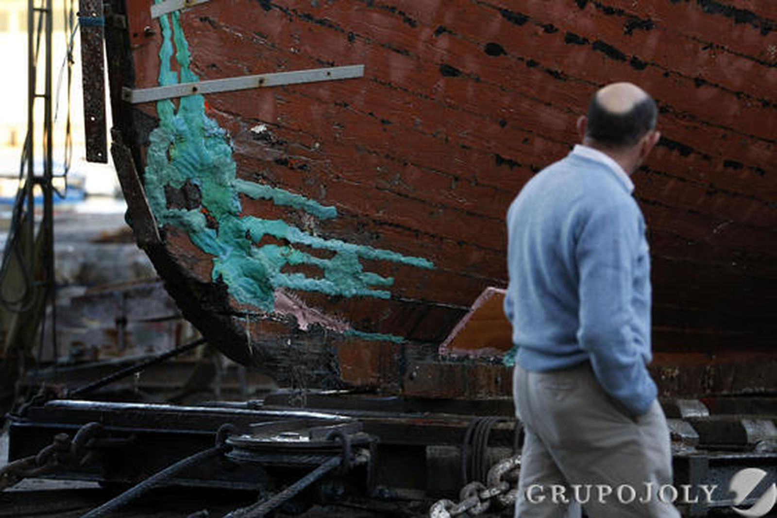 El Adriano III regresa al varadero de El Puerto, donde será reparado para su puesta en funcionamiento en marzo de 2012.

Foto: Fito Carreto