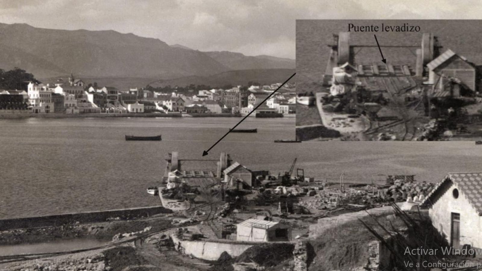 Embarcadero de la Isla Verde y puente levadizo para el desembarco de vagonetas ya fuera de uso en 1927.