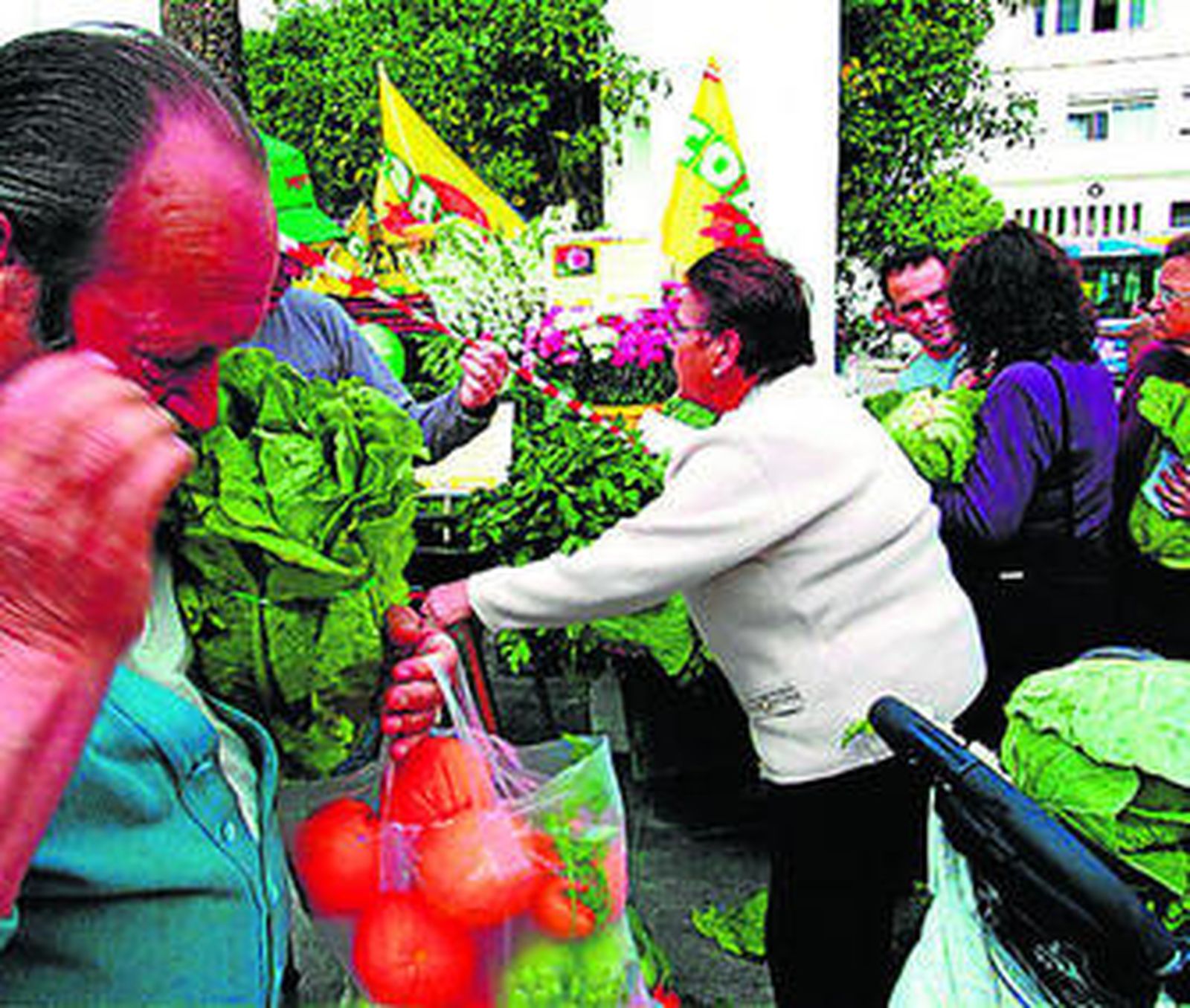 El 'mercado transparente', iniciativa de Coag para denunciar la diferencia de precios en destino y origen de los alimentos.