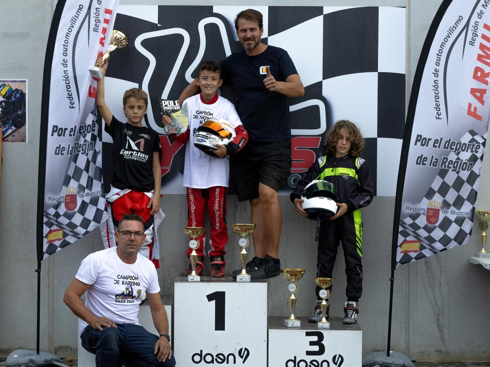 Podio del Campeonato de Karting de la Región de Murcia en categoría Mini con el almeriense subido al primer cajón.