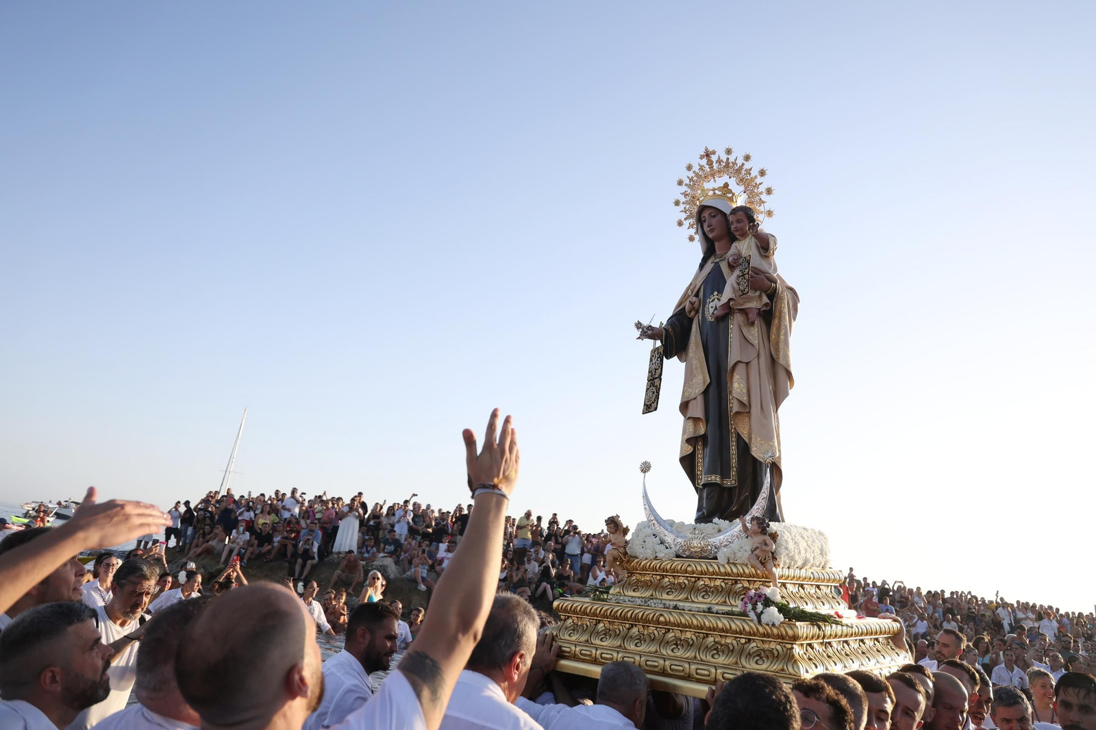 La procesión de la Virgen del Carmen en El Palo, en Málaga, en imágenes
