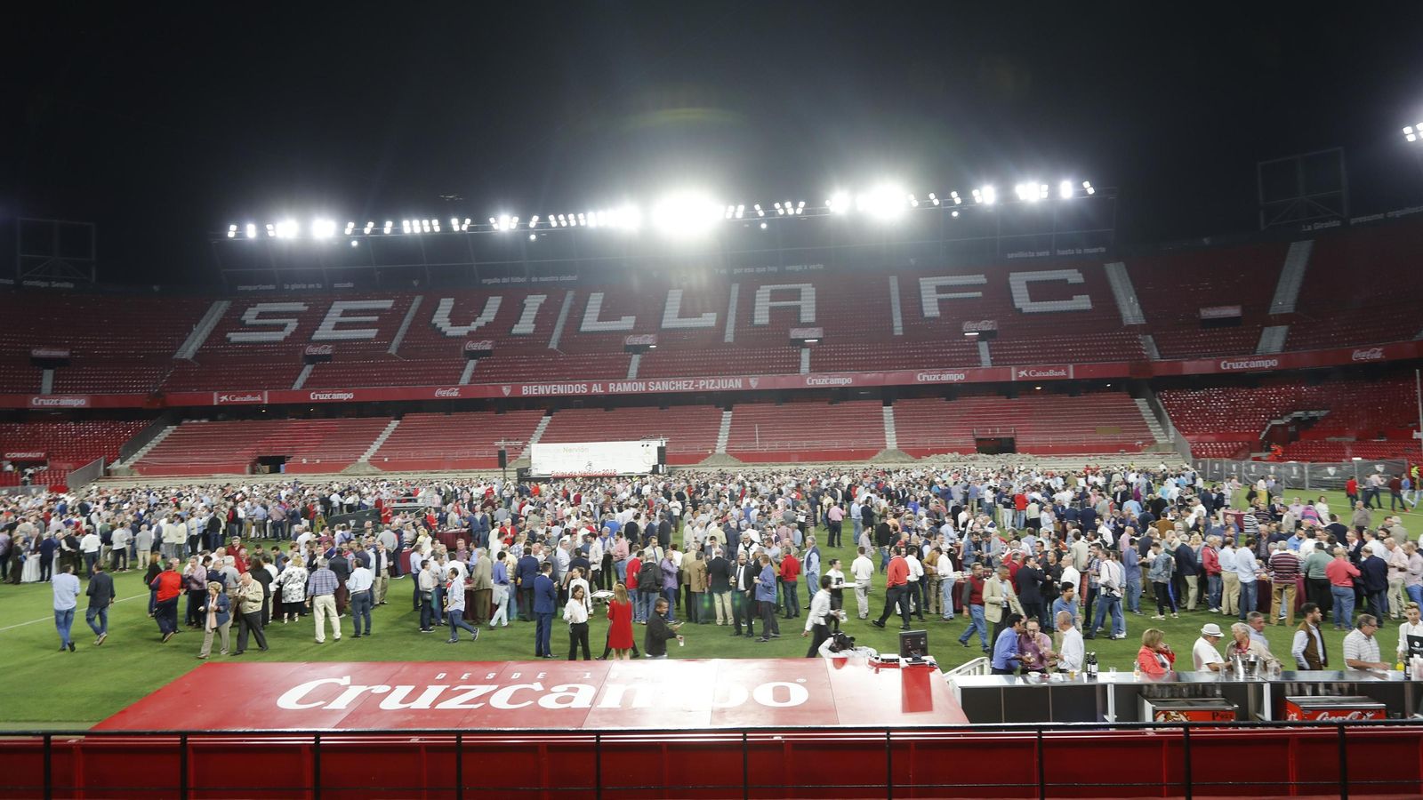 Vista general del Sánchez-Pizjuán durante el acto.