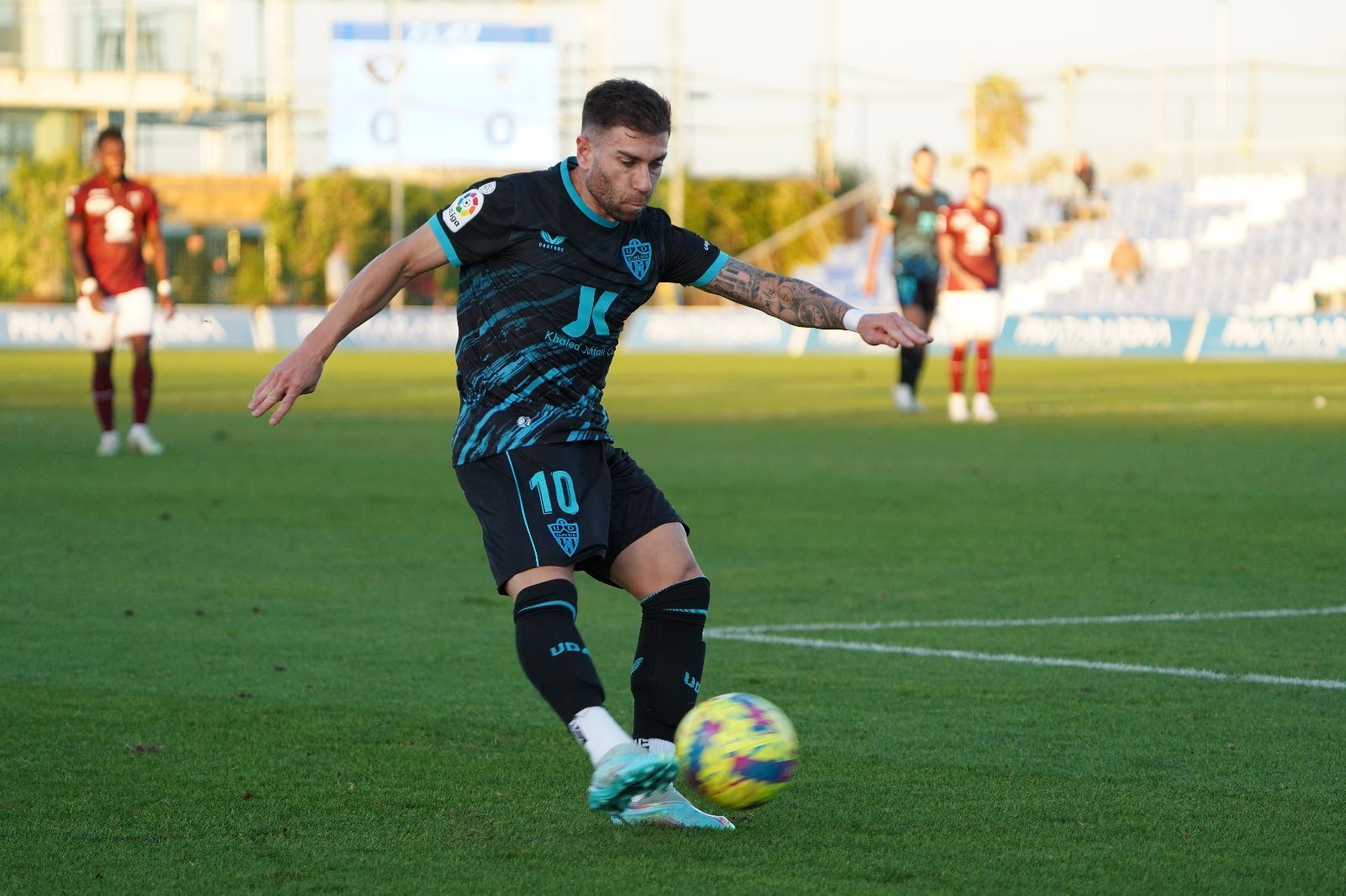 Las fotos del primer encuentro de la historia del Almería ante un rival italiano