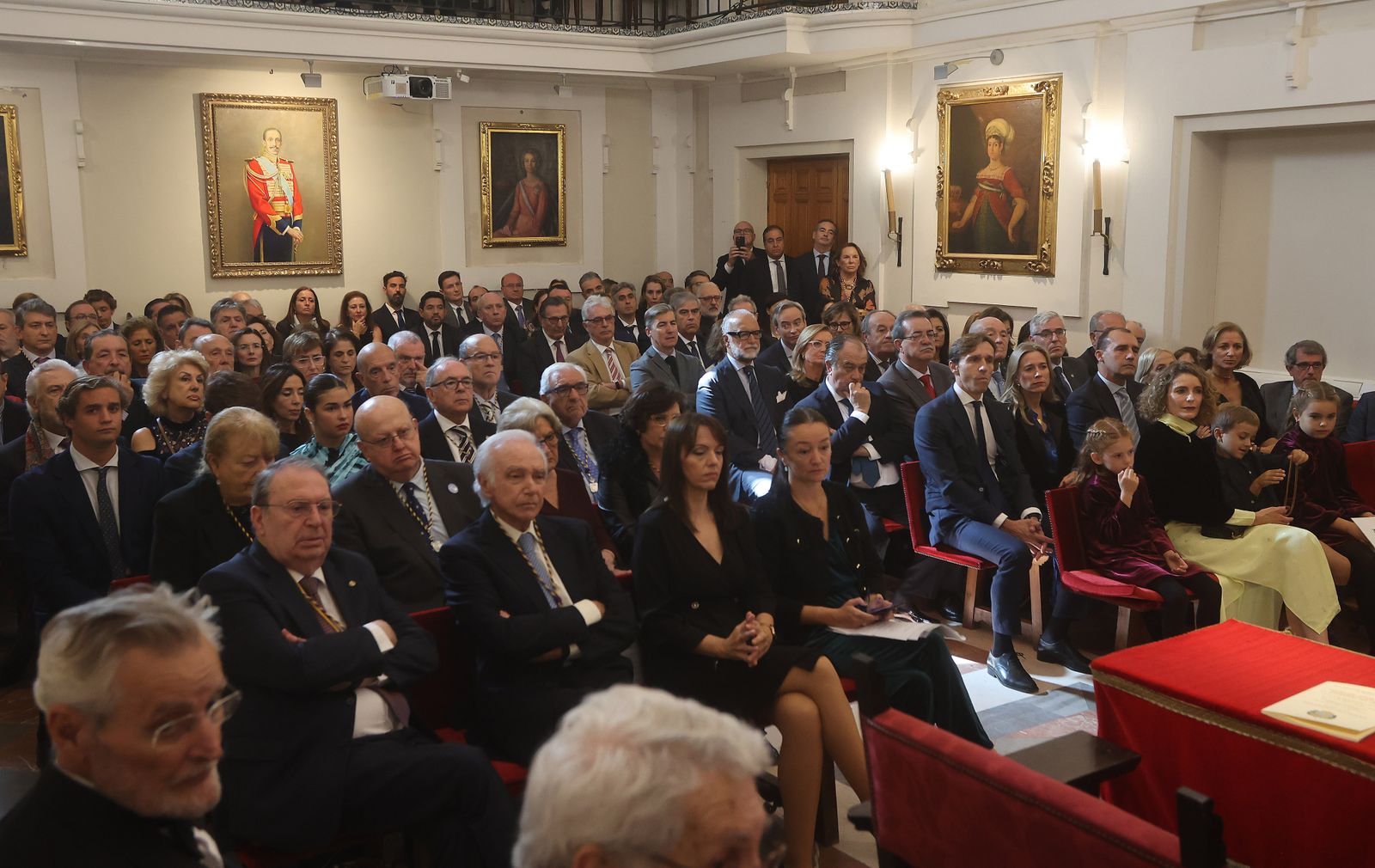 SALVADOR MORALES CONDE TOMA POSESION DE LA PLAZA DE ACADEMICO DE NUMERO DE LA REAL ACADEMIA DE MEDICINA Y CIRUJIA DE SEVILLA