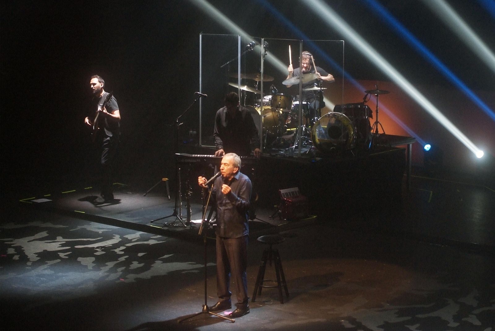 El concierto de José Luis Perales gustó mucho a las 900 personas que se dieron cita en el Teatro Auditorio.