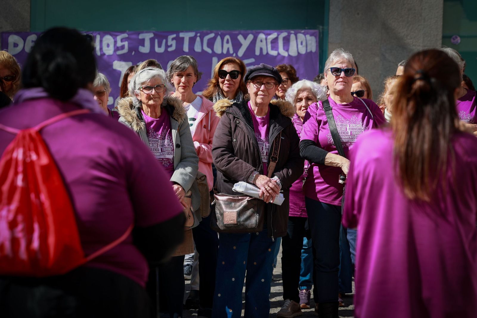 Un momento de la lectura del manifiesto en la plaza del Palillero.
