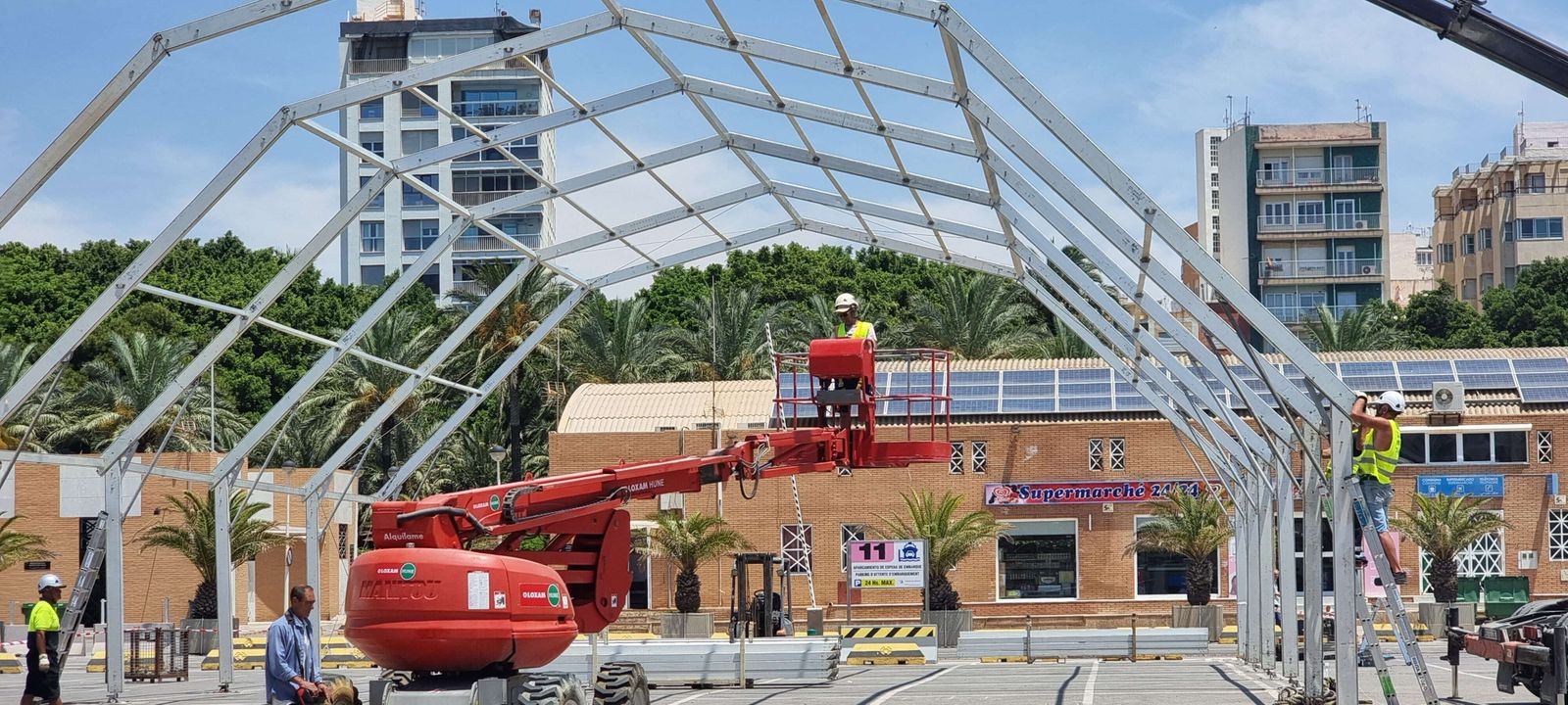 La APA instalará 15 carpas para pasajeros y vehículos para la OPE en el Puerto de Almería