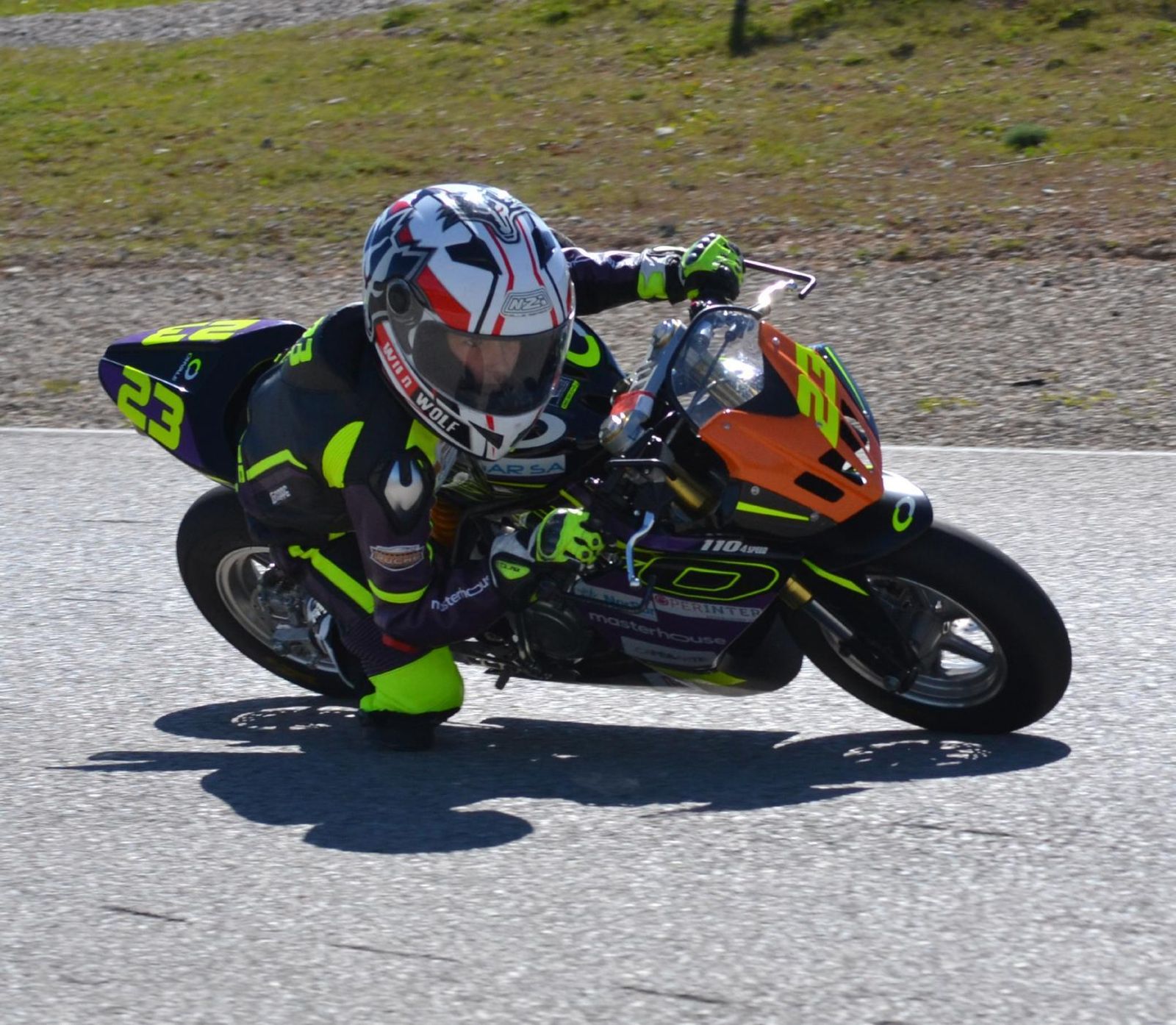 Jonathan Palacios debuta tercero