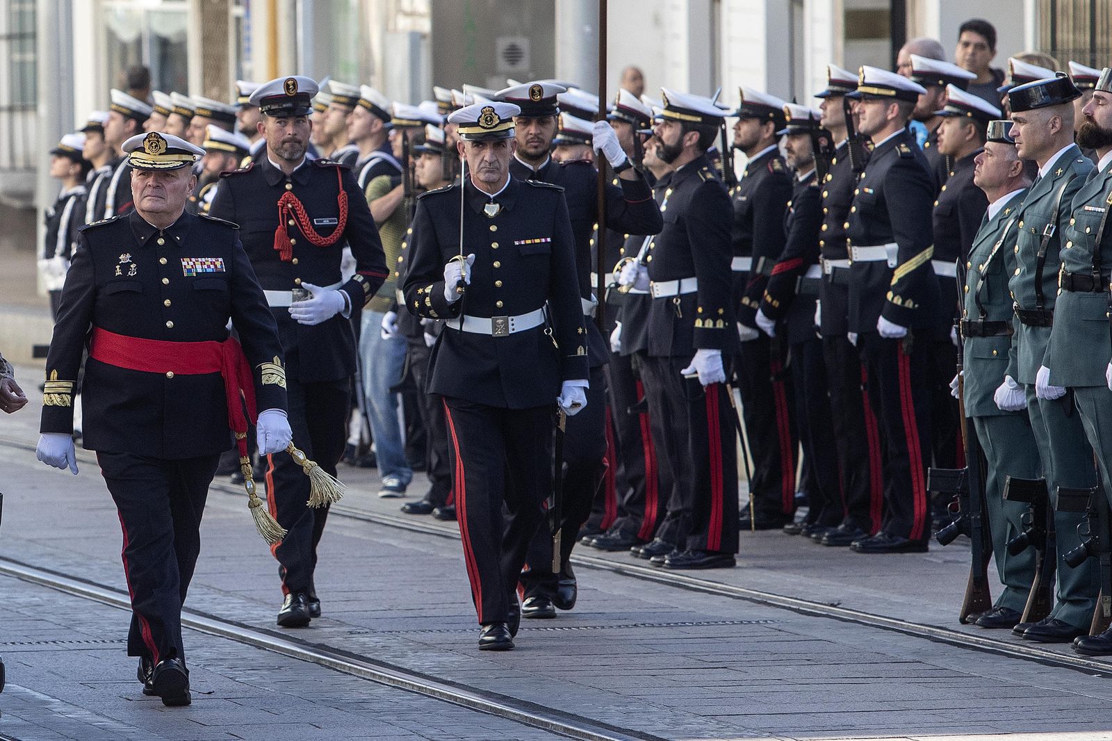Las imágenes del homenaje a la bandera en San Fernando