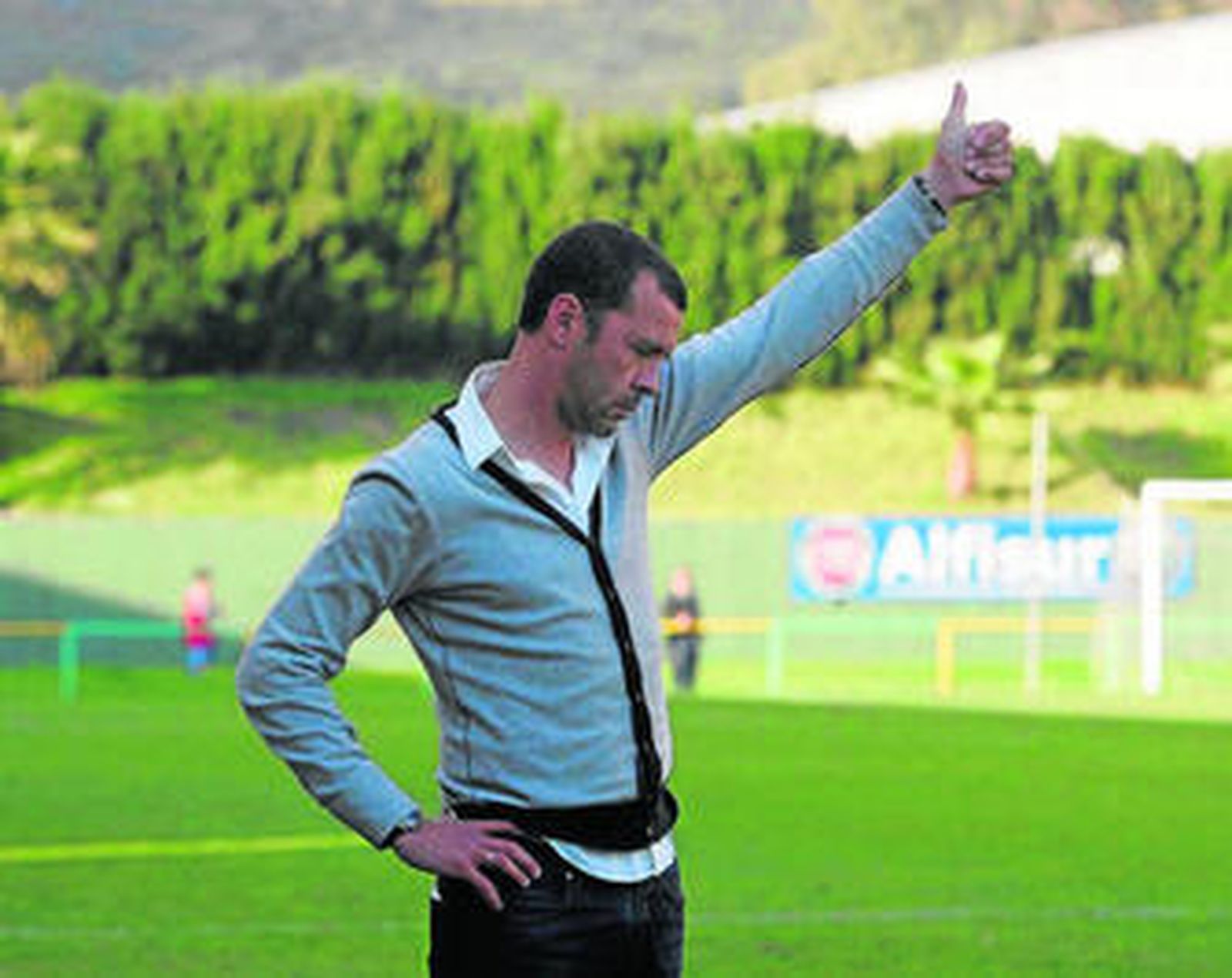 Yiyi, en uno de sus nueve partidos con la Unión Deportiva Los Barrios.