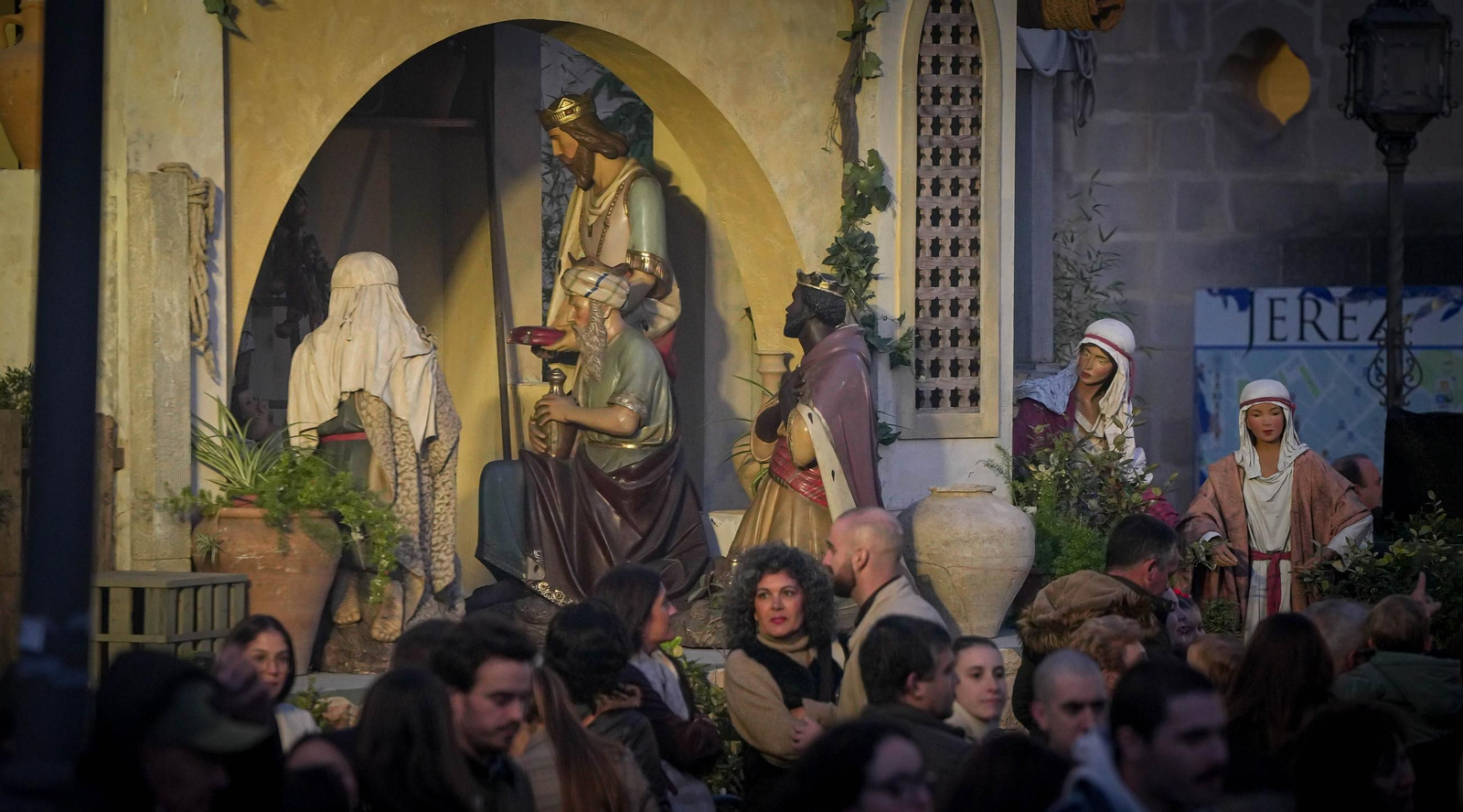 Imágenes del ambientazo en el alumbrado de Navidad en Jerez
