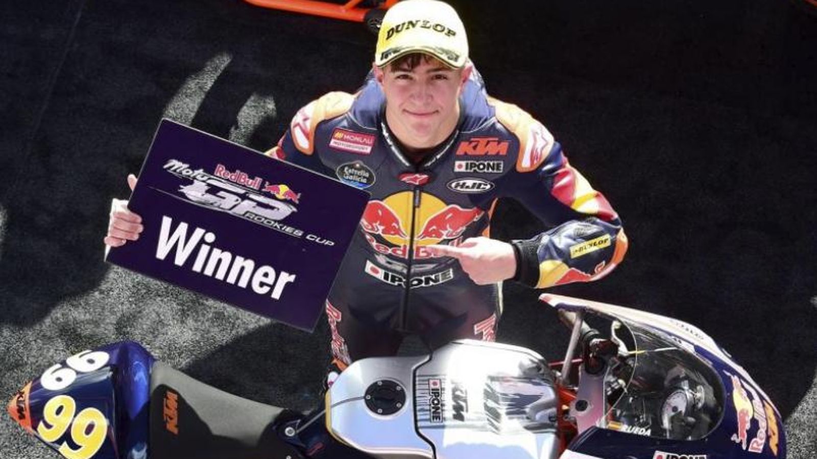 José Antonio Rueda ganó la carrera inaugural en Portimao.