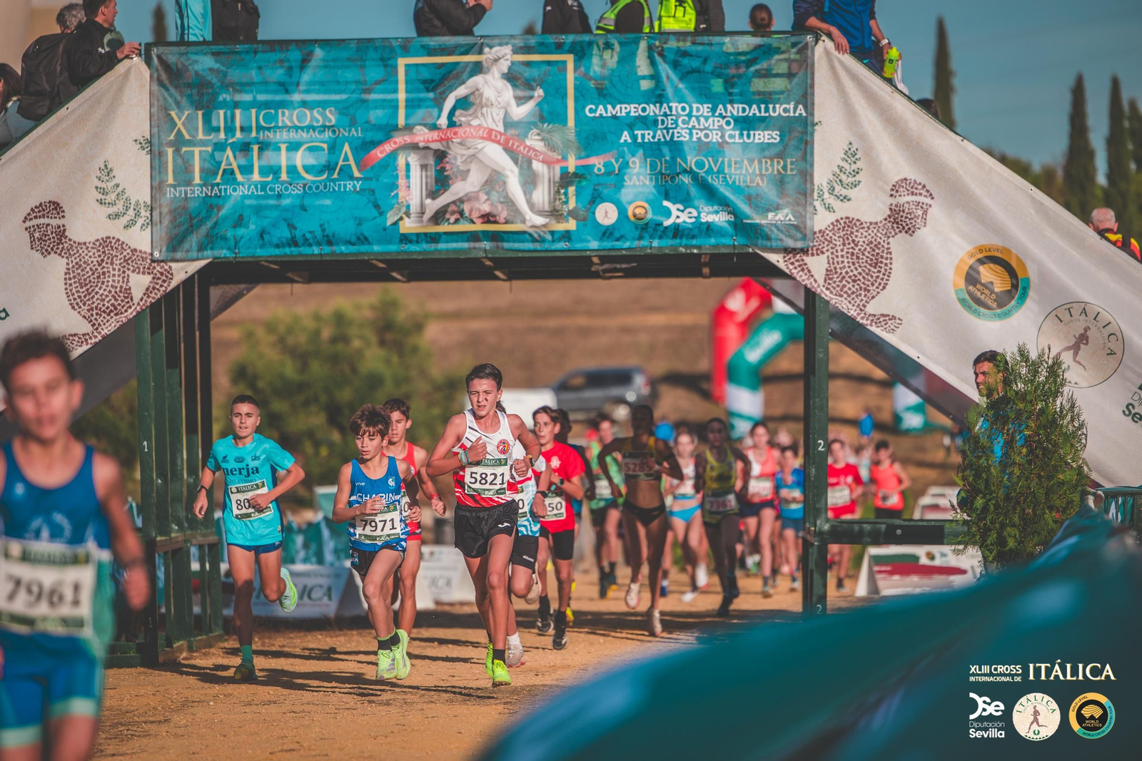 Búscate en las fotos del Cross de Itálica 2025 | 7