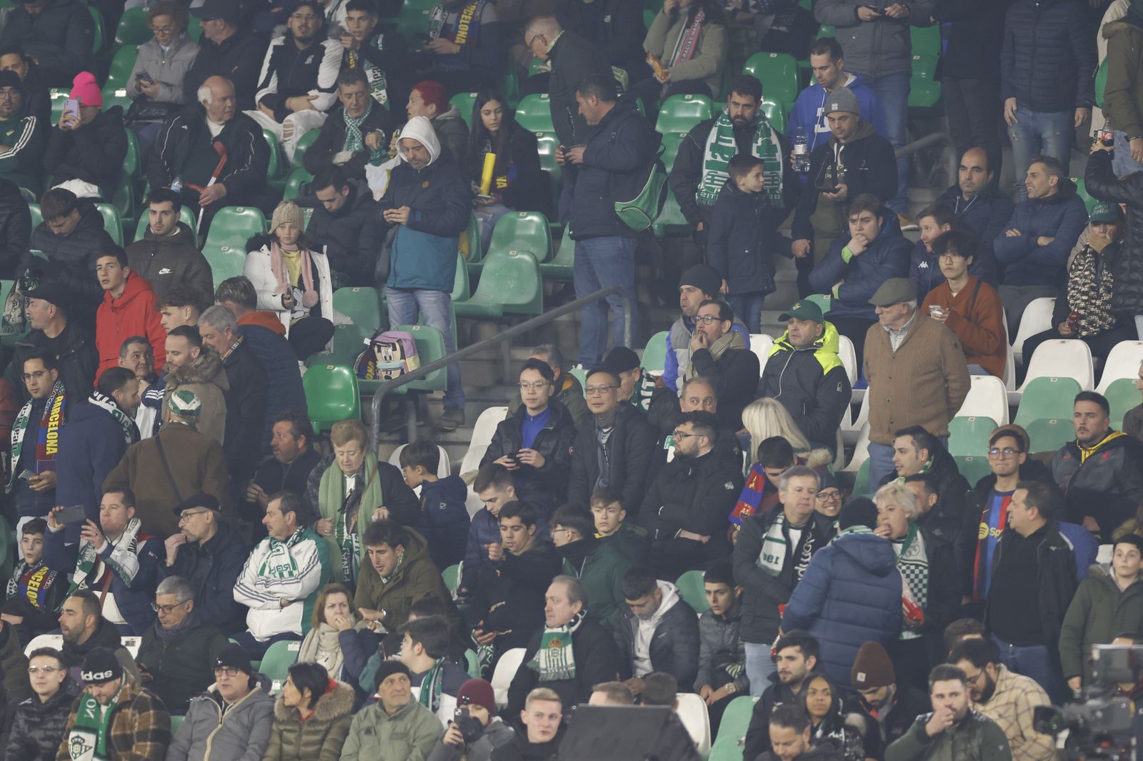 Búscate en las fotos del Betis-Barcelona