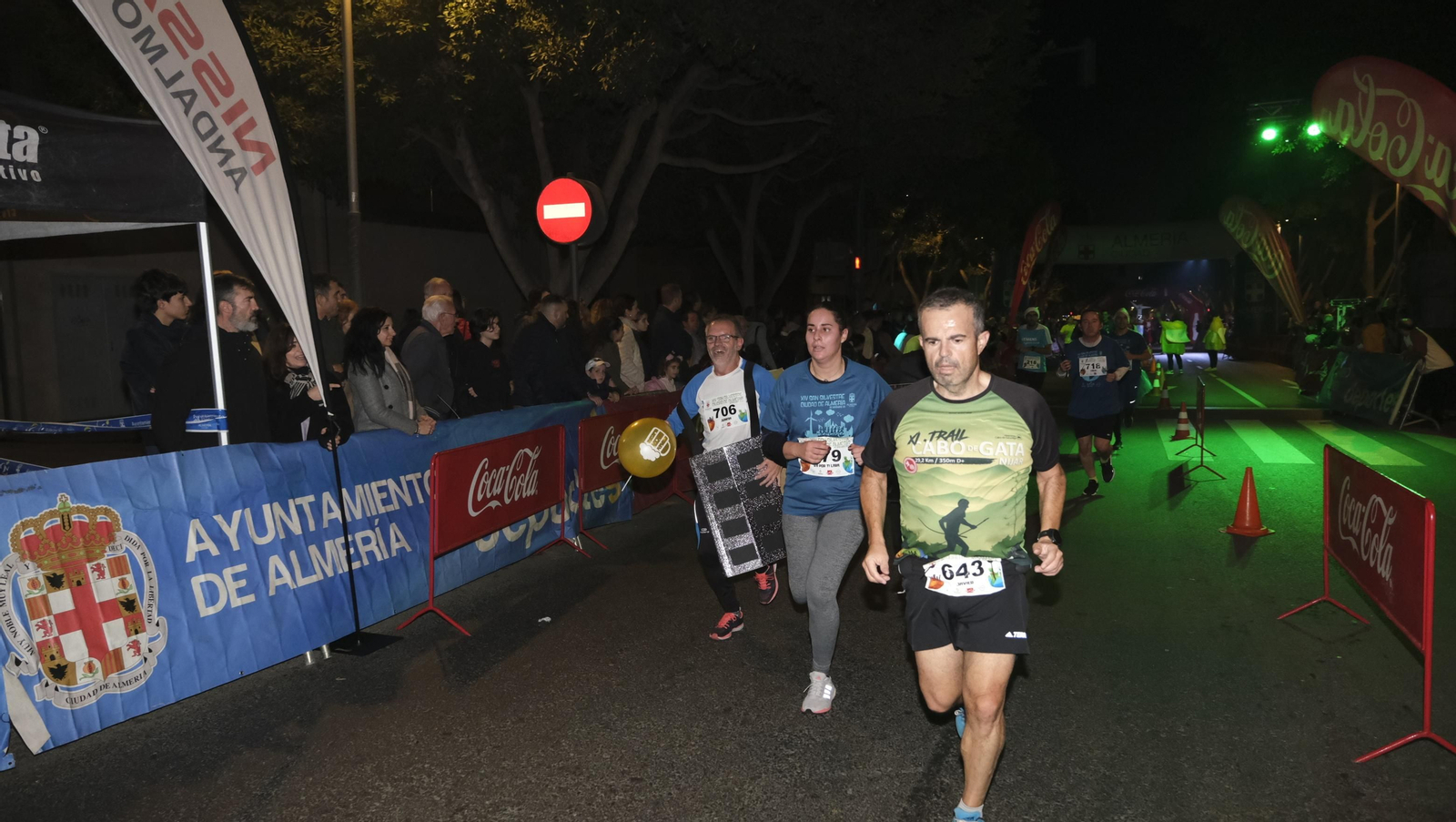 Imágenes de la XIV edición de la San Silvestre de Almería