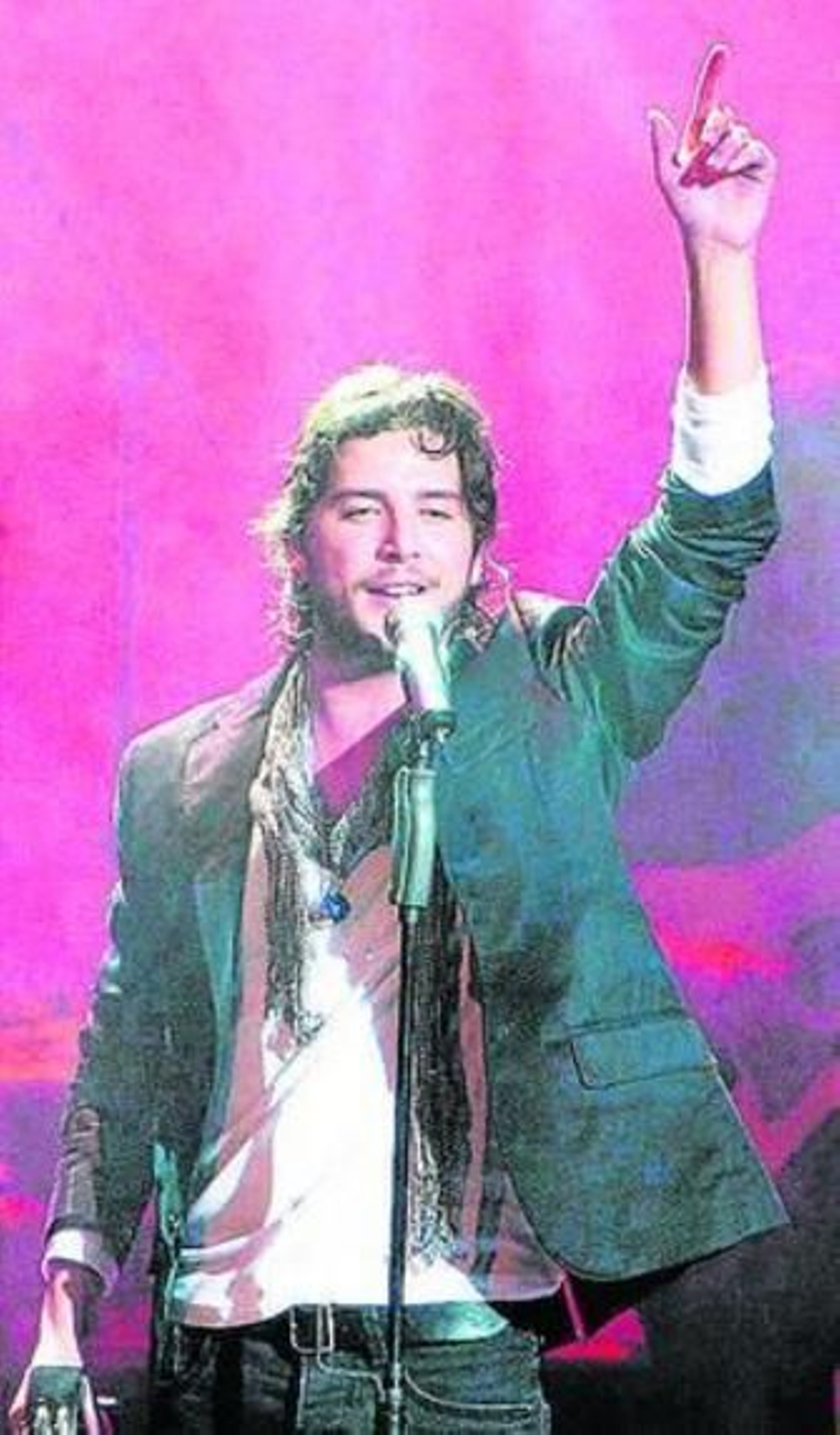 De izquierda a derecha, Manu Carrasco, Rosario Flores y Chayanne, protagonistas de los conciertos.