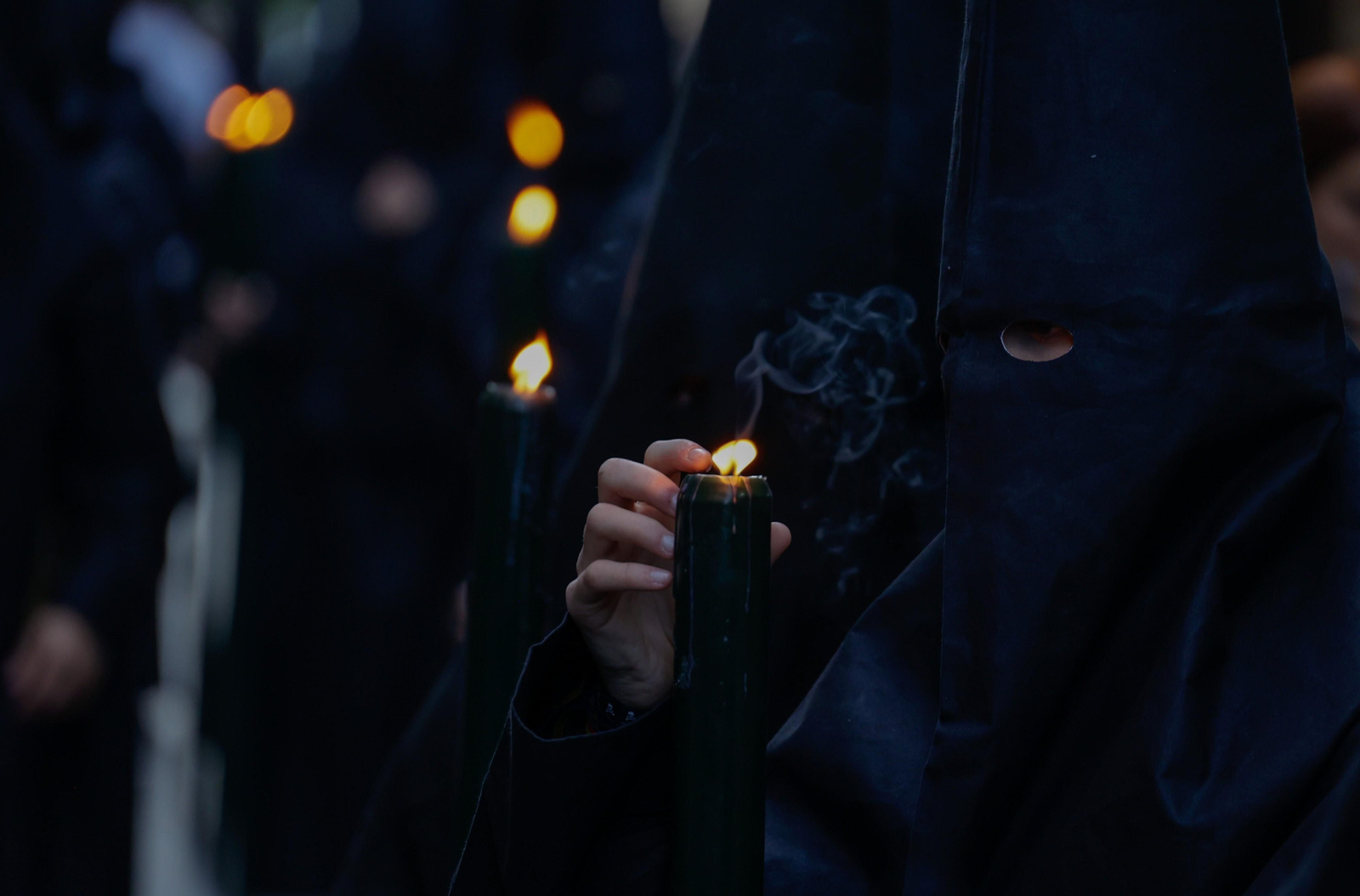 Las imágenes de la salida de Vera-Cruz en Cádiz en la Semana Santa 2023