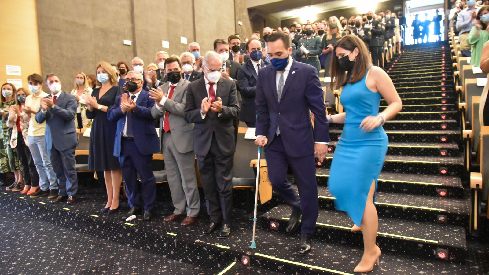 Las fotos de la entrega de medallas por el Dia de la Policía Nacional