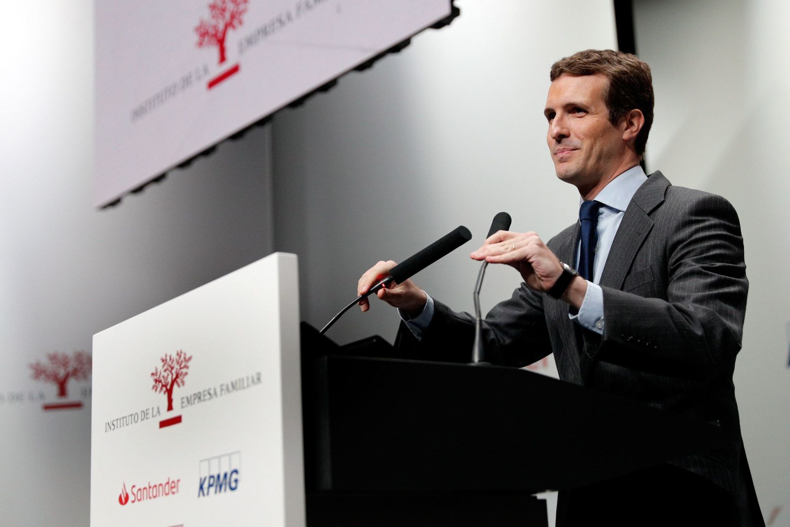 Pablo Casado interviene el XXI Congreso de la Empresa Familiar, en Valencia.