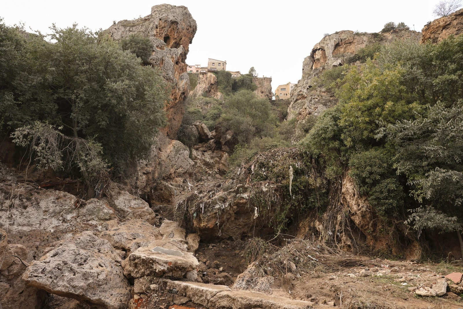 Las imágenes de los difíciles  trabajos de búsqueda de desaparecidos en Letur